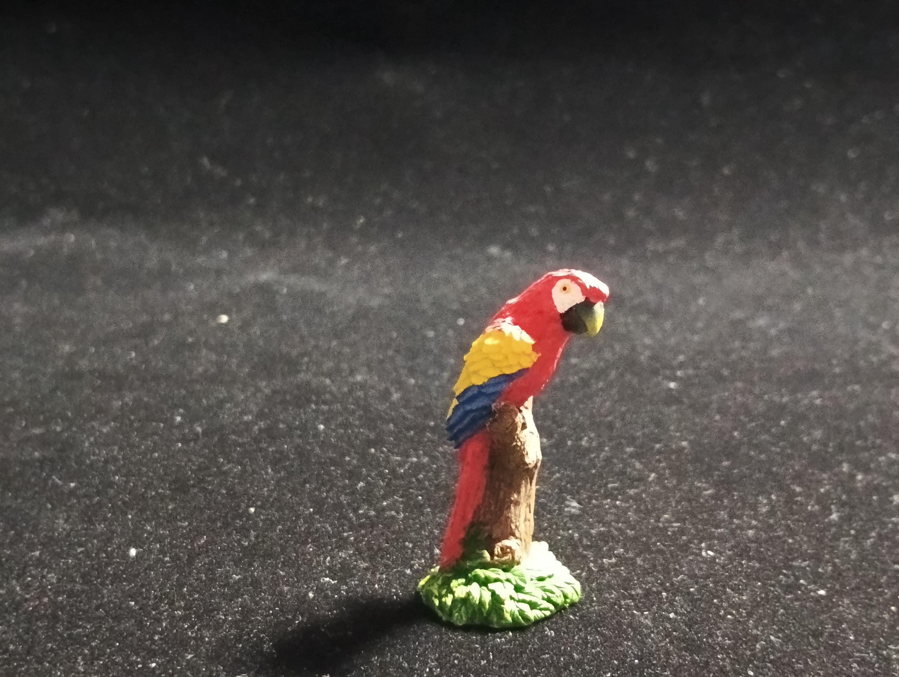 The Mysterious of Amazon  Japan Exclusive Miniature - Scarlet Macaw Kabaya 2003