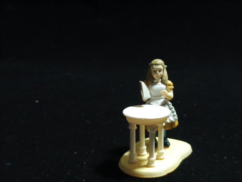 Kaiyodo Alice in Wonderland Alice with a Bottle mini figure Vintage 2003 Kaiyodo