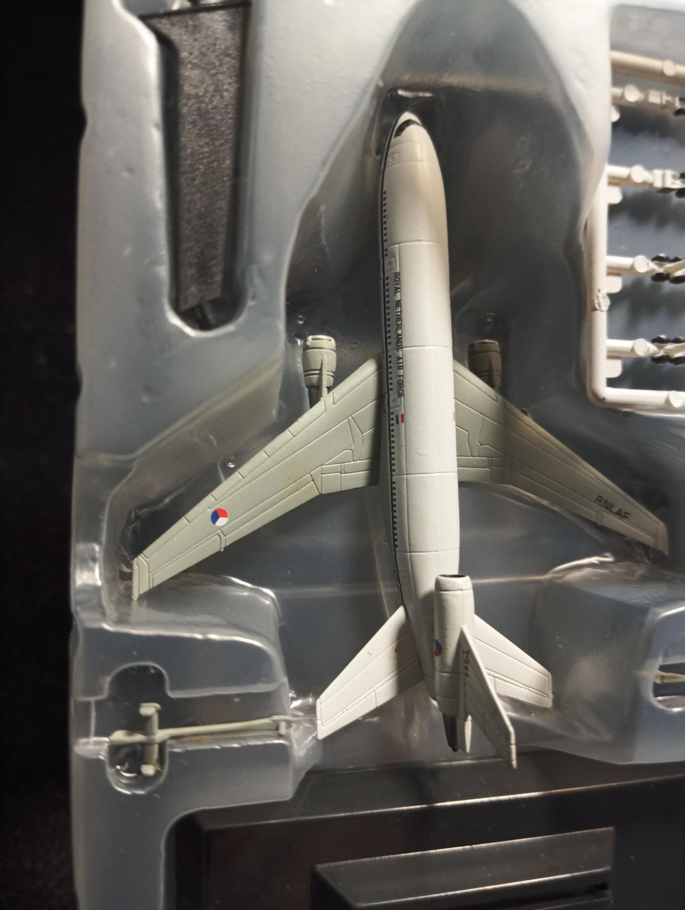 1/700 KDC-10 Royal Netherlands Air Force Takara Wings of the world Series 2