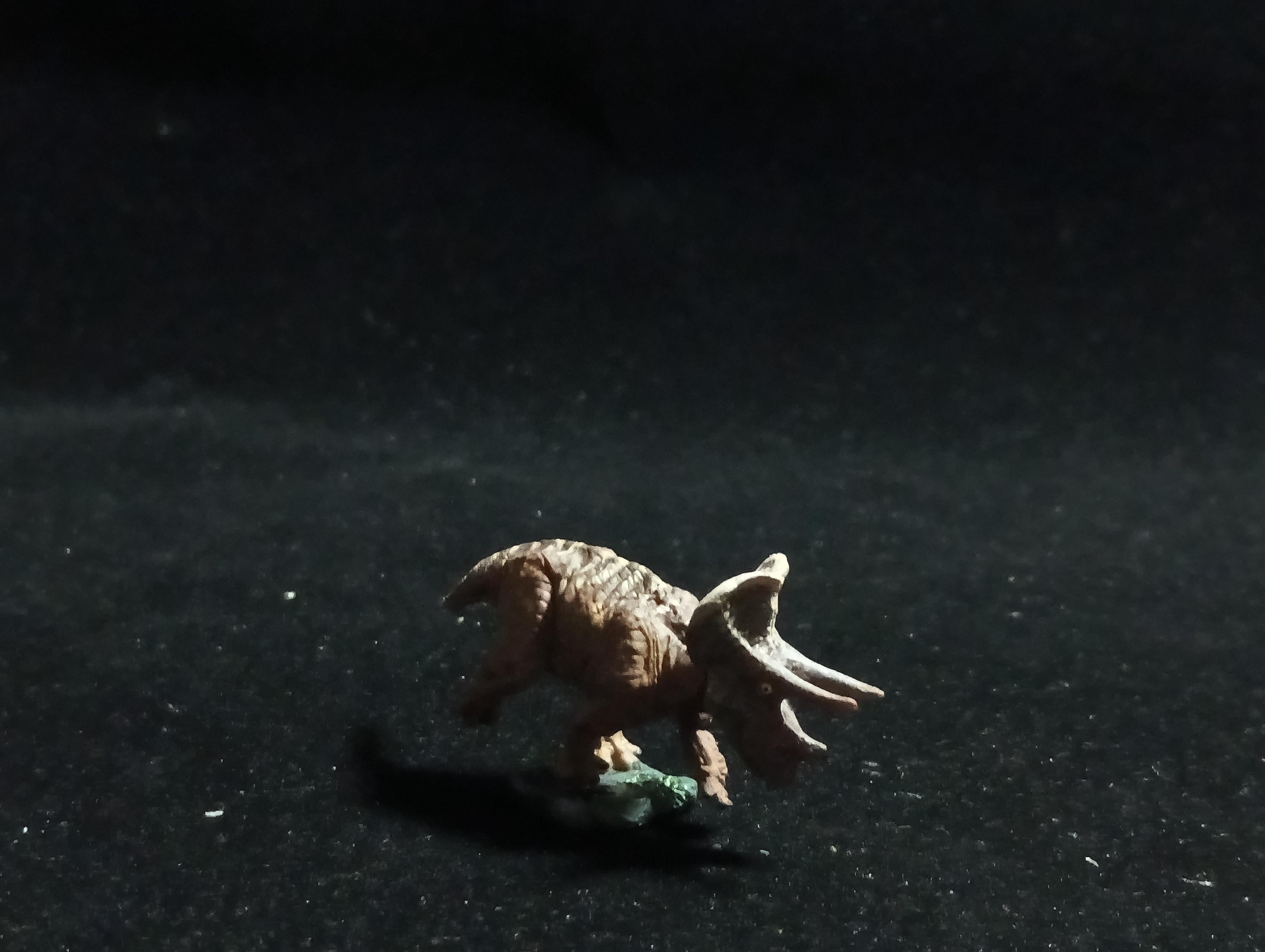 Miniature Dinosaur Triceratops Figure Figurine -  Furuta