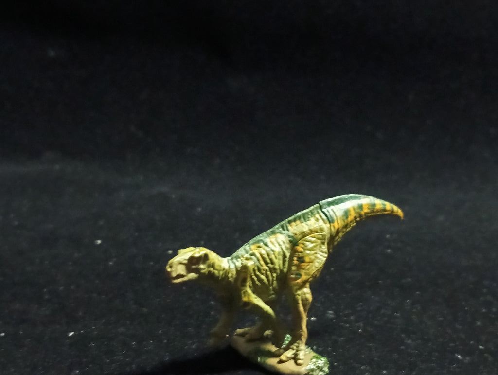 Miniature Dinosaur Iguanodon Figure Figurine -  Furuta