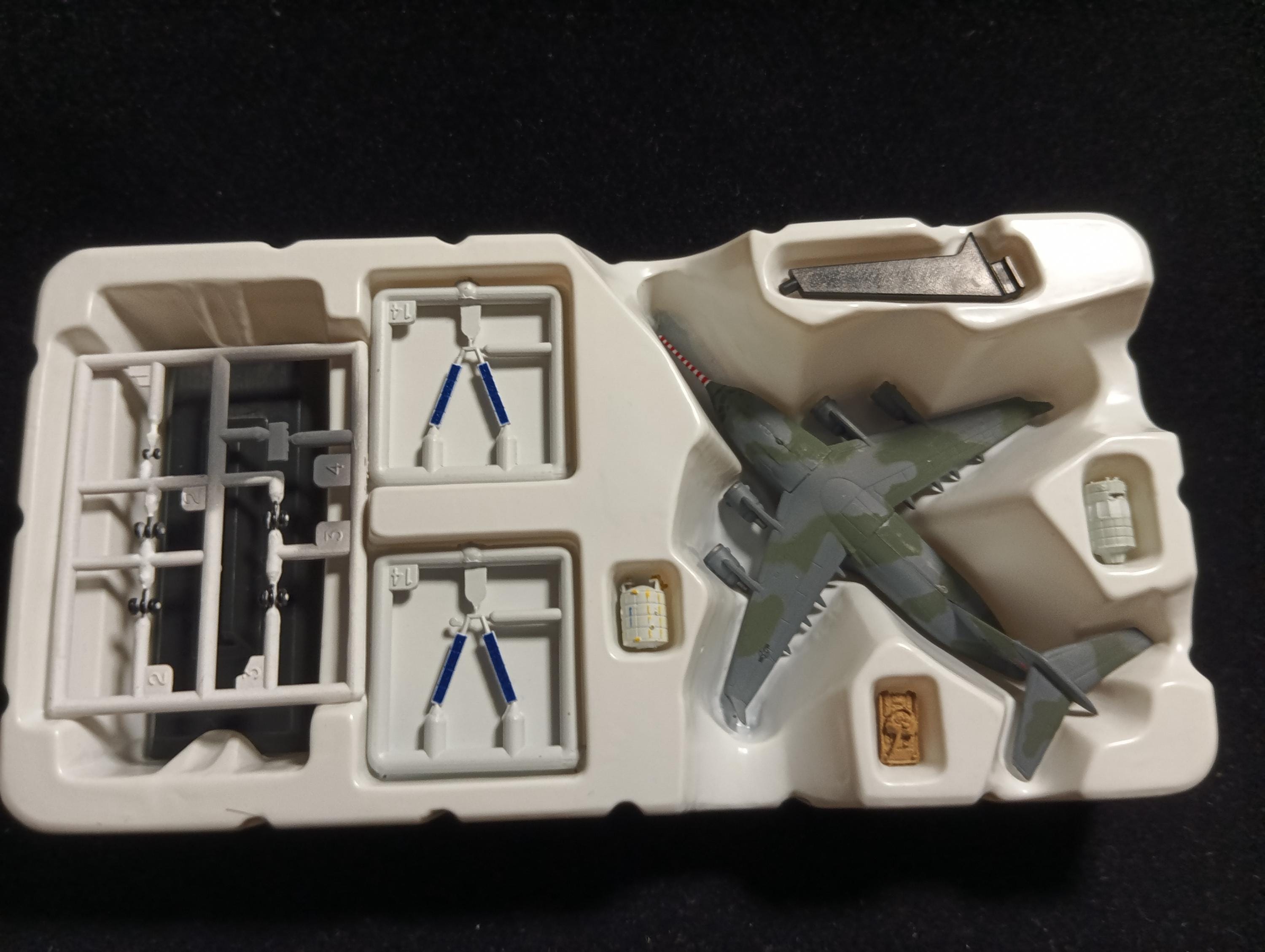 1/700 C-17A Globemaster III (prototype) transport aircraft "Takara Wings of the world DX : Beyond the Stratosphere"