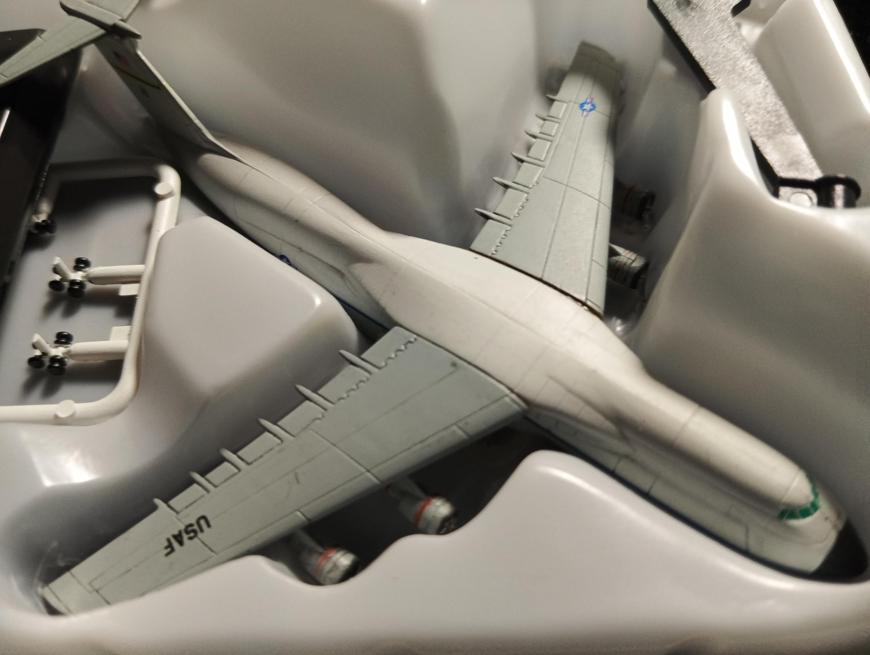 1/700 Lockheed Galaxy C-5A Starlifter "Takara Wings of the world Series 1"
