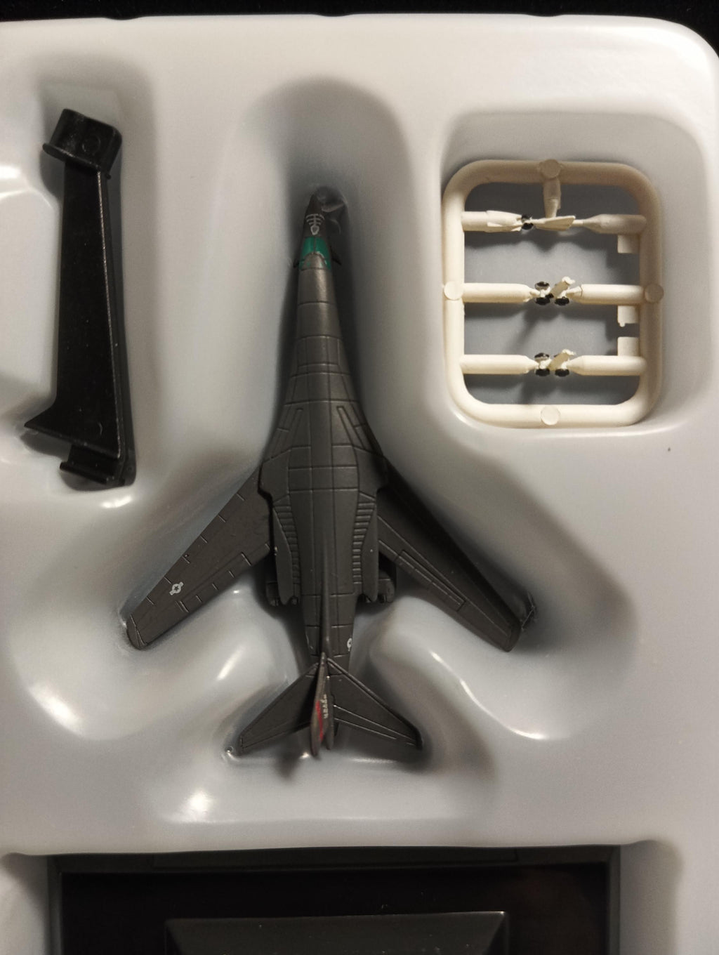 1/700 ROCKWELL B-1B Lancer Strategic BOMBER "Takara Wings of the world Series 1"