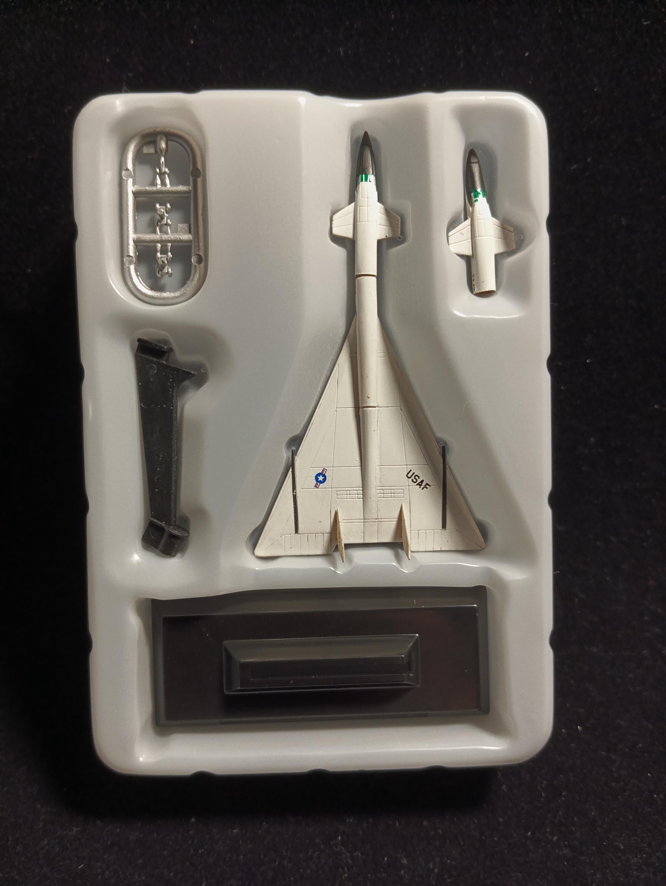 1/700 XB-70 Valkyrie Unit 2 Secret Item "Takara Wings of the world Series 1"