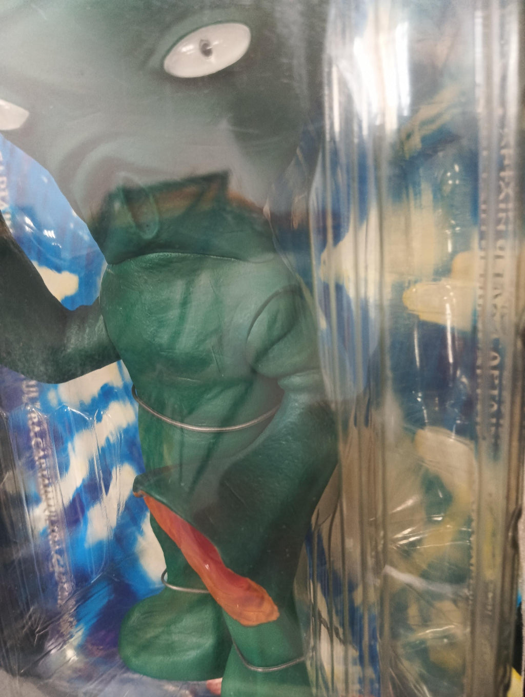 UNIFIVE Captain Ultra Giant Monster Series Bandel Alien Figure Soft Vinyl Primary Color Monster Encyclopedia Year 2002 (40cm x 23cm x 11cm)