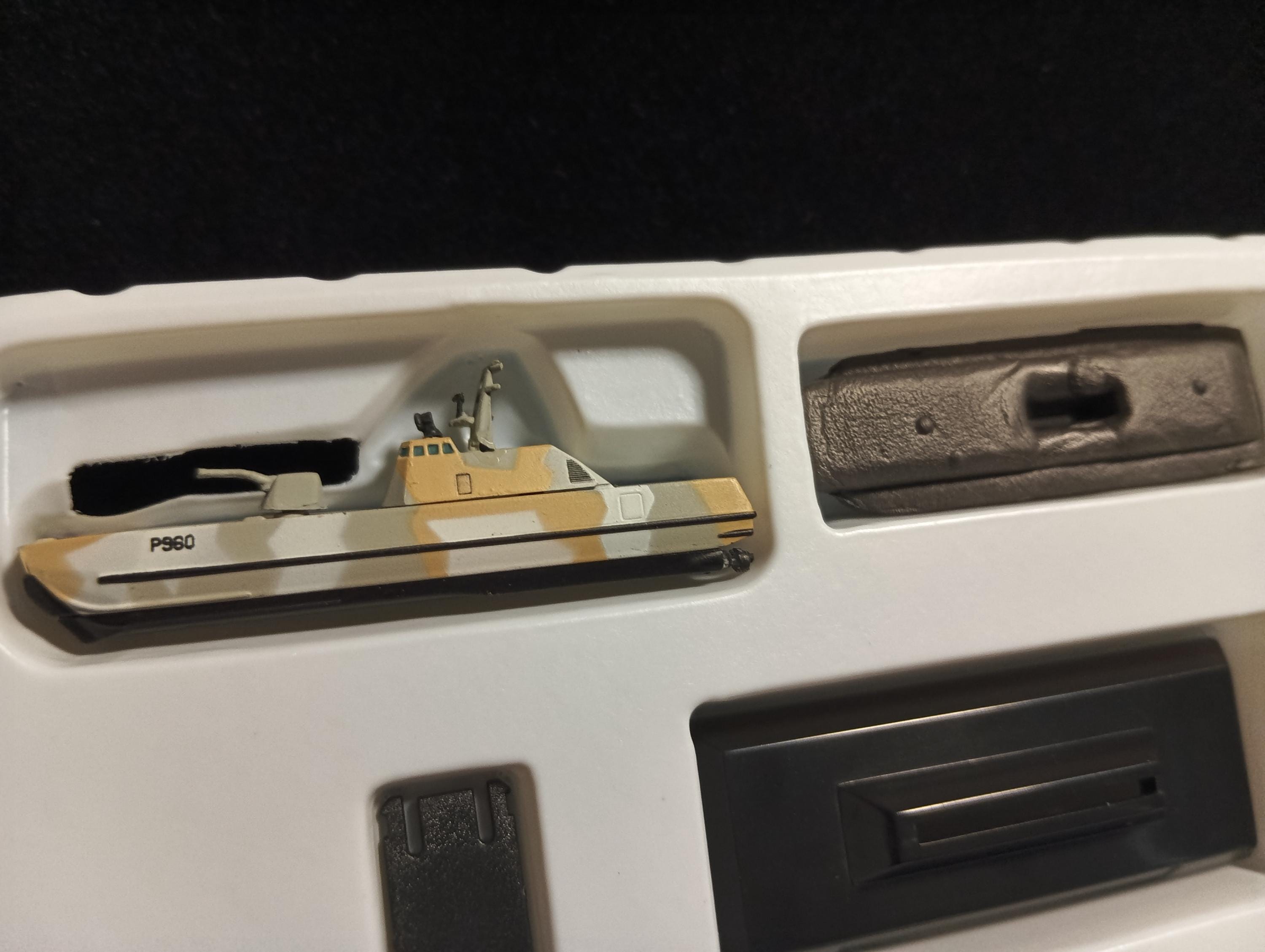 1/700 Takara World Ships Series 2 Shell Class (1999, Norway) Submarine Figure