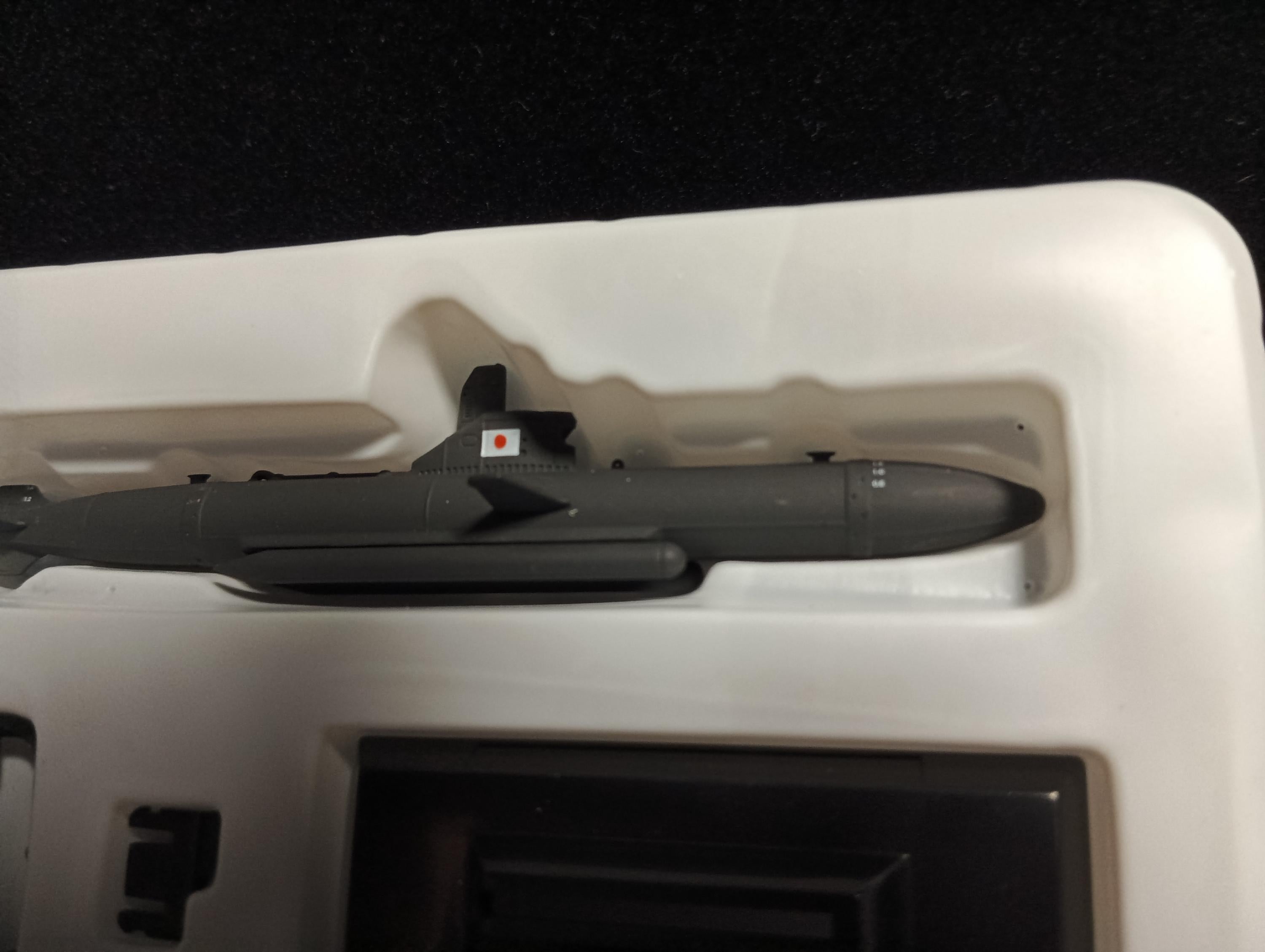 1/144 Takara Ship of the World Series 01 Warships Japanese Navy Midget Submarine "Kairyu (Black Hinomaru)"