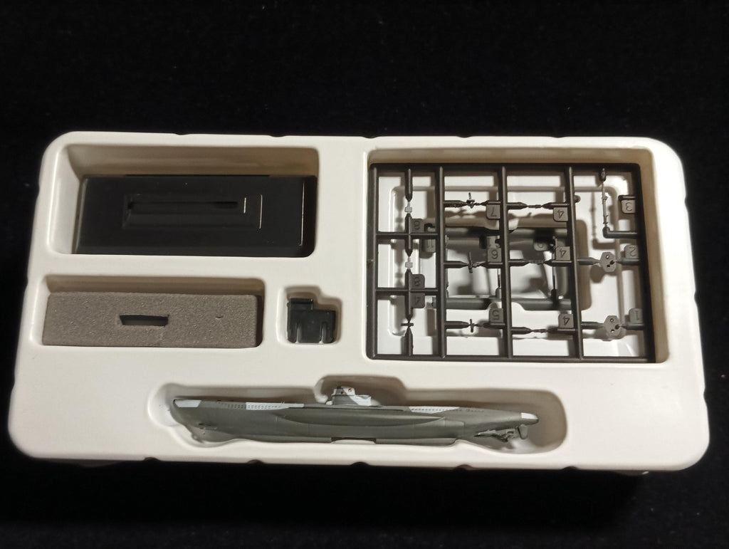 Takara Ship of the World Series 05 1/700 U-Boat VII Type 1943