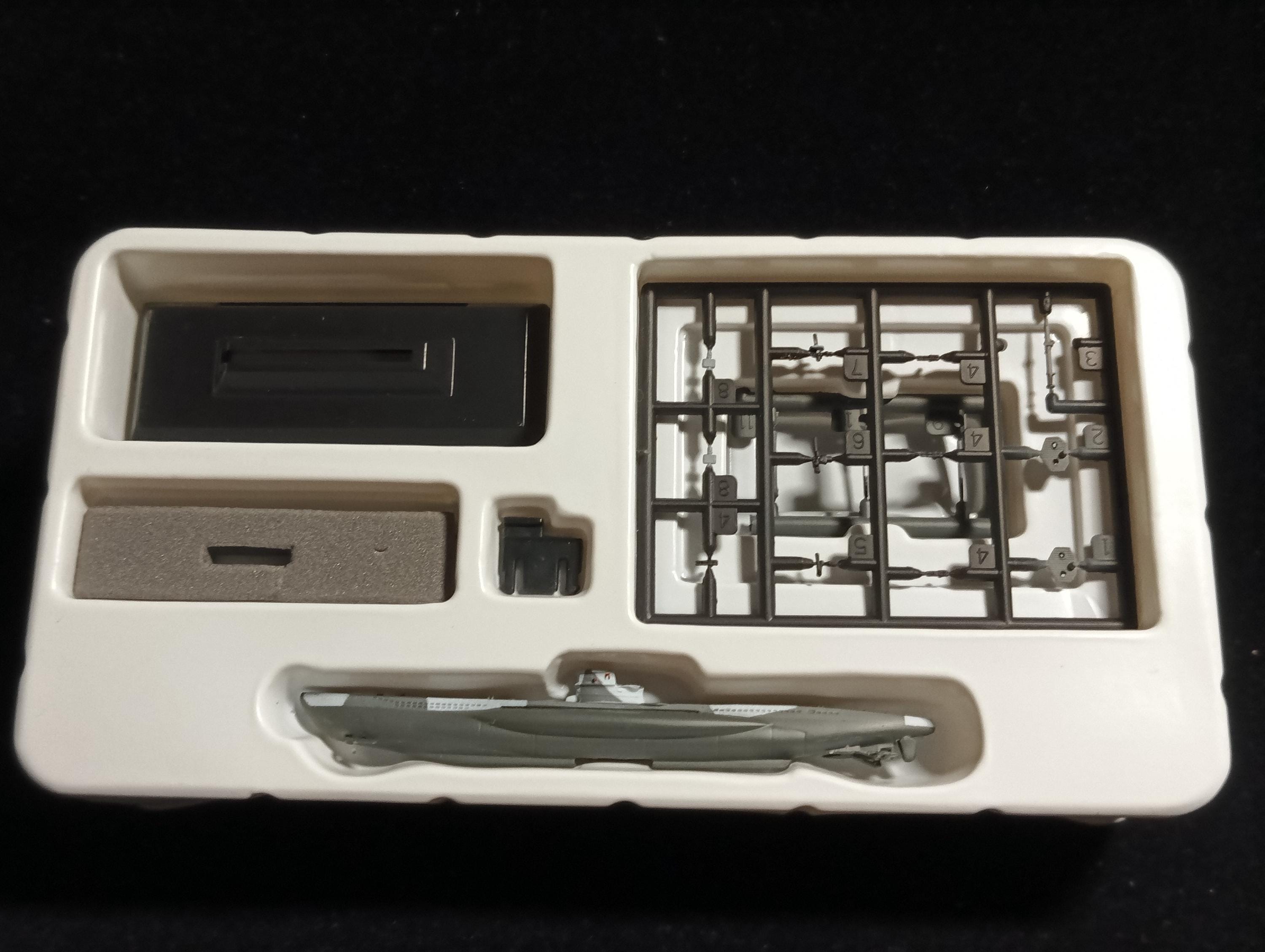 Takara Ship of the World Series 05 1/700 U-Boat VII Type 1943