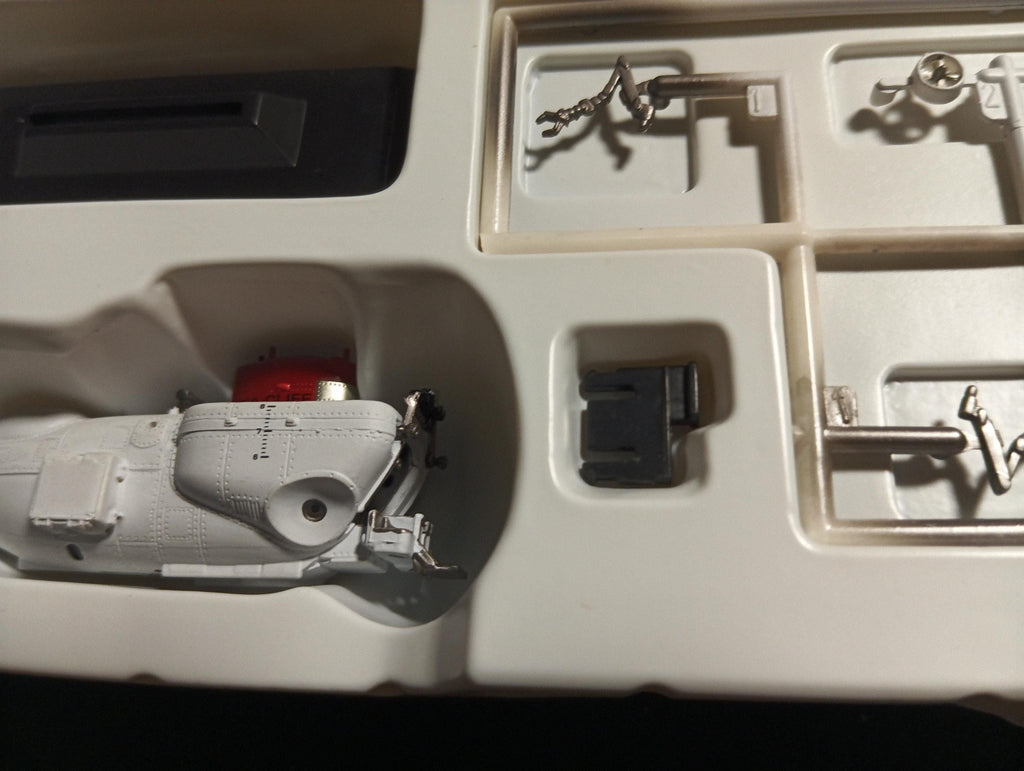 Takara Ship of the World Series 05 1/144 Deep Sea Exploration Boat Seacliff #10 Lighted 1984 DSV-4 Model