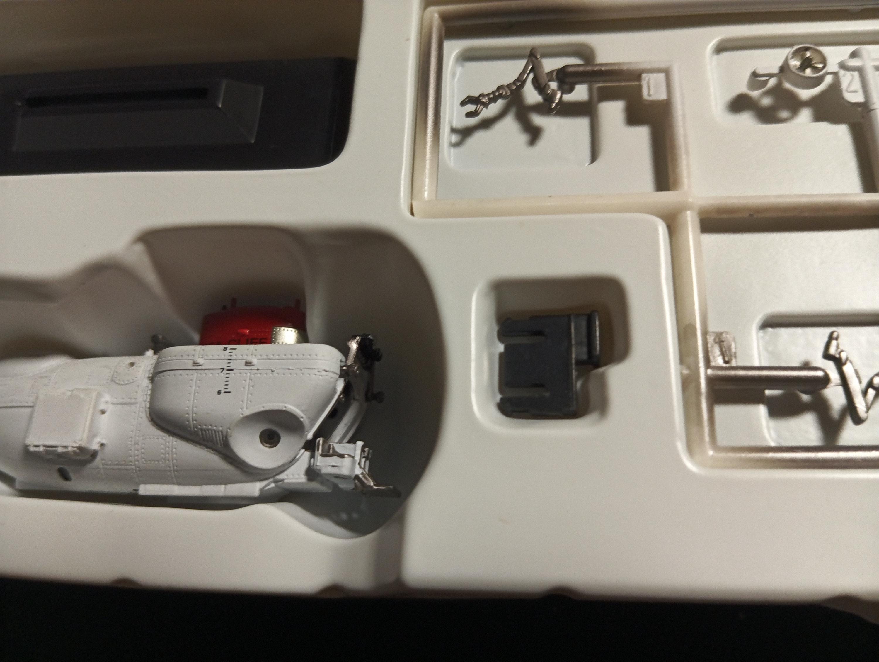 Takara Ship of the World Series 05 1/144 Deep Sea Exploration Boat Seacliff #10 Lighted 1984 DSV-4 Model