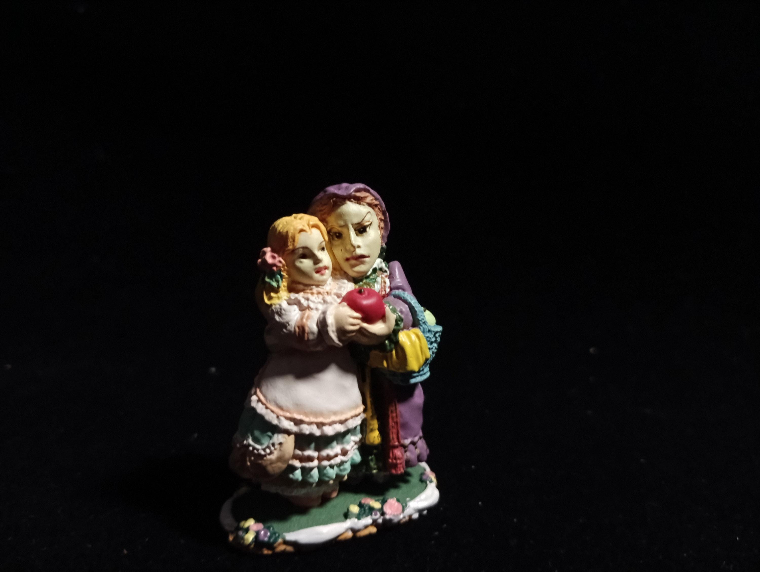 Kaiyodo ALice in Wonderland Fairy Tales at Three Mini figure Snow White