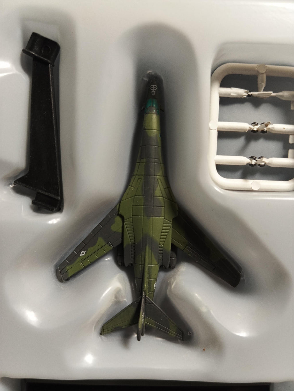 1/700 ROCKWELL B-1B Lancer Strategic BOMBER Camouflage"Takara Wings of the world Series 1"
