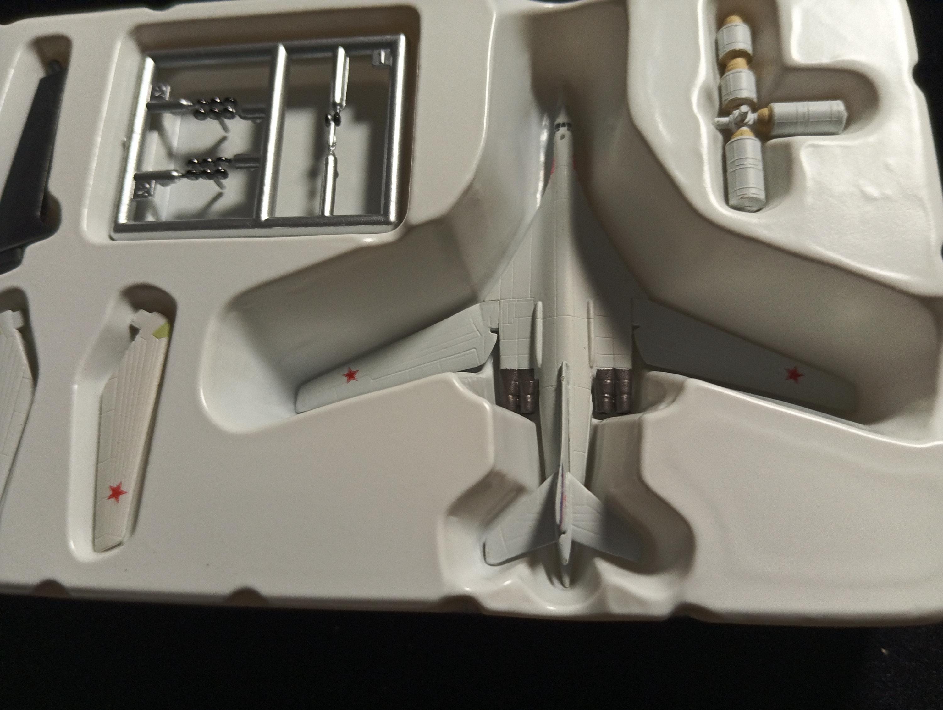 1/700 Tu-160 Blackjack (Russian Air Force) "Takara Wings of the world Series 1"