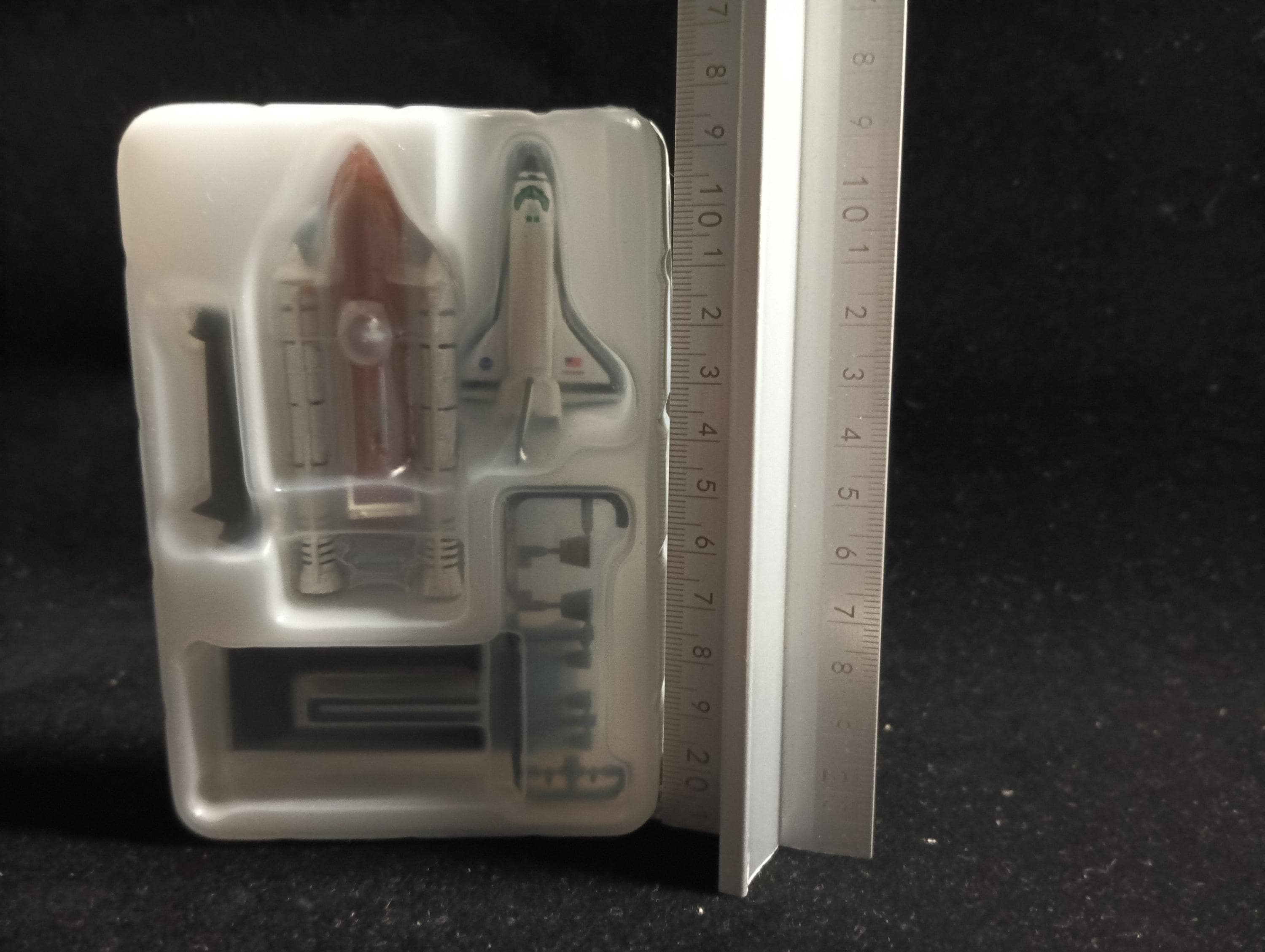 1/700 Space Shuttle Discovery NASA "Takara Wings of the world series 1"