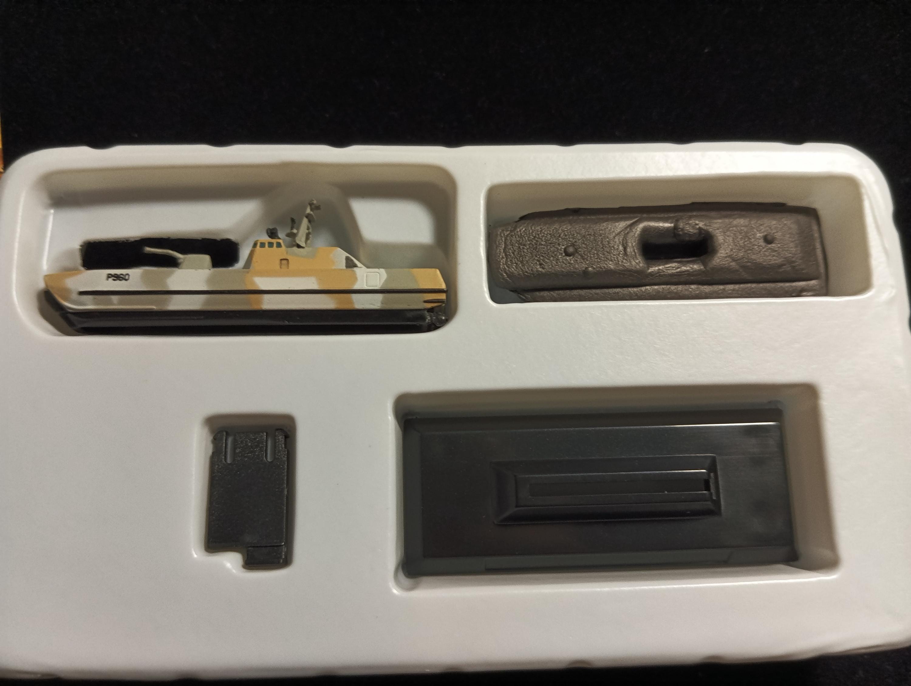 1/700 Takara World Ships Series 2 Shell Class (1999, Norway) Submarine Figure