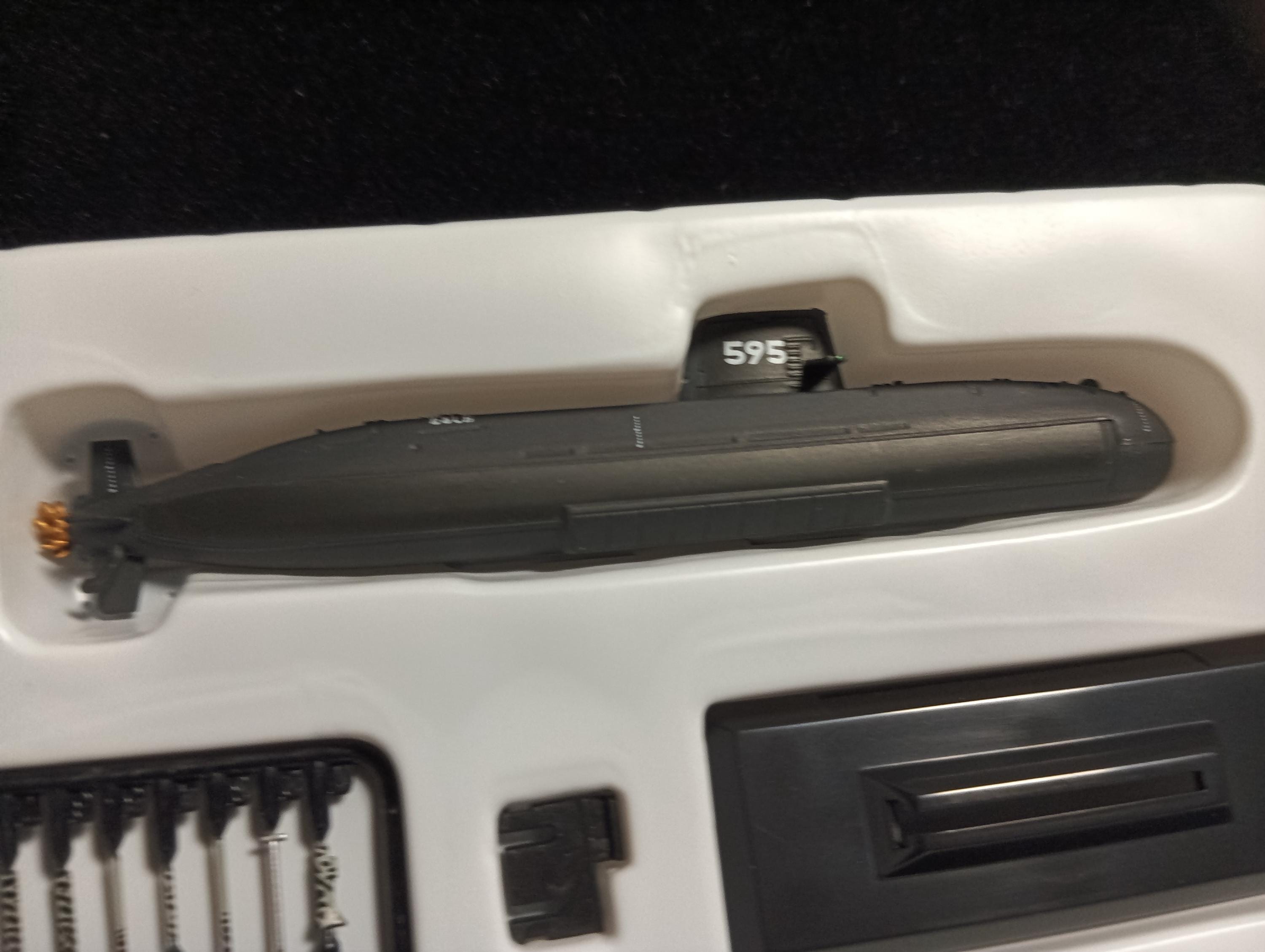 Takara World Ship Series 01 1/700 Maritime Self-Defense Force Oyashio Class Submarine Narushio