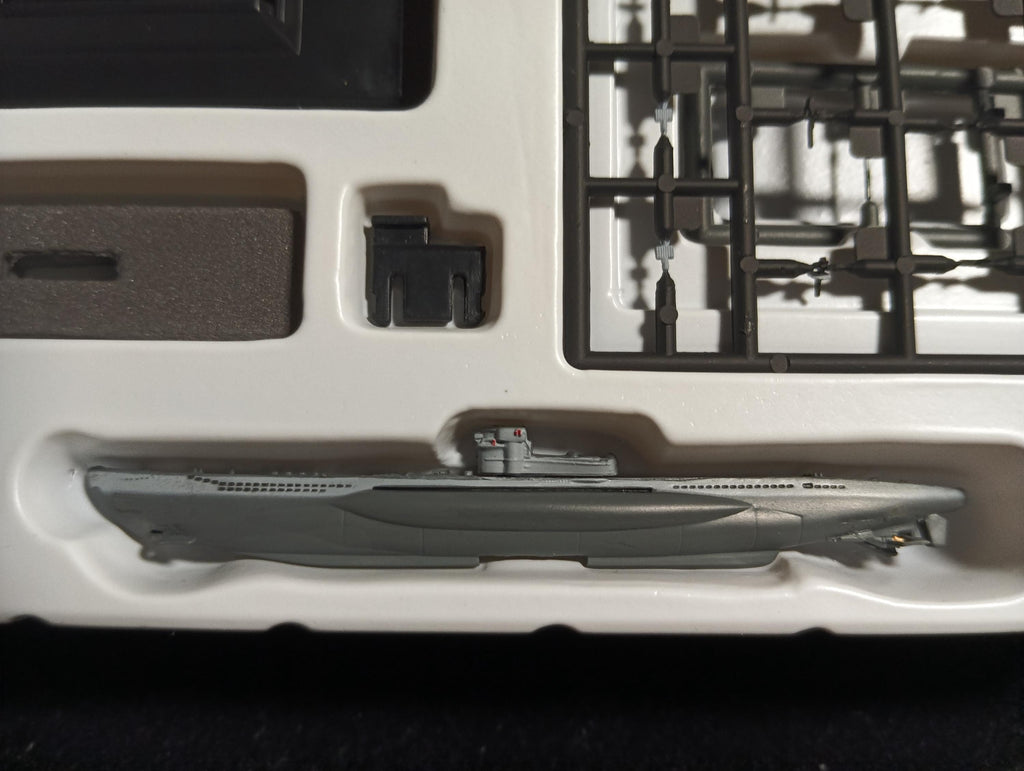 Takara Ship of the World Series 05 1/700 U-Boat VII Type 1941