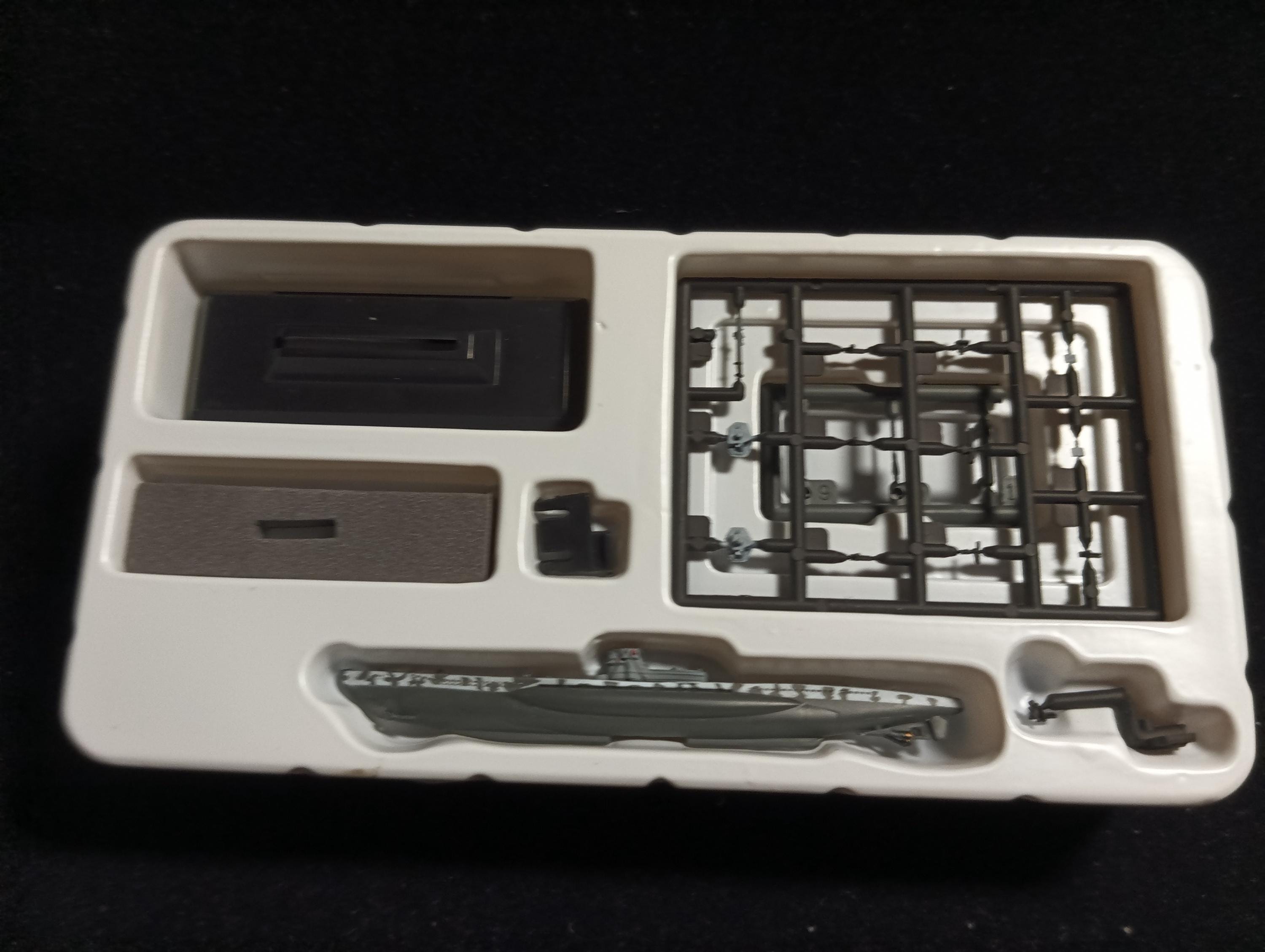 Takara Ship of the World Series 05 1/700 U-Boat VII Type 1944