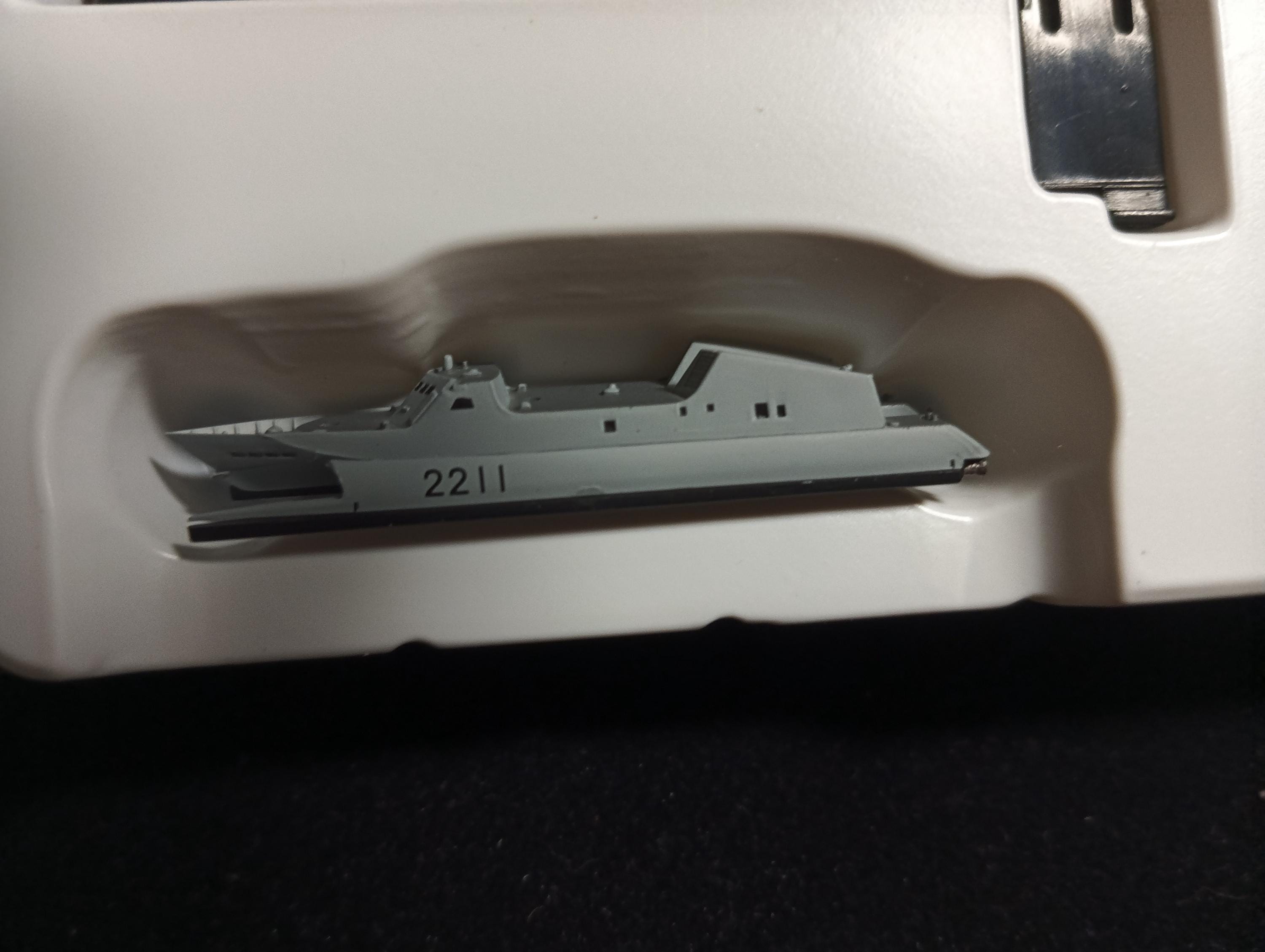 Takara Ship of the World Series 05  1/700 Type 2208 Wave Piercer China