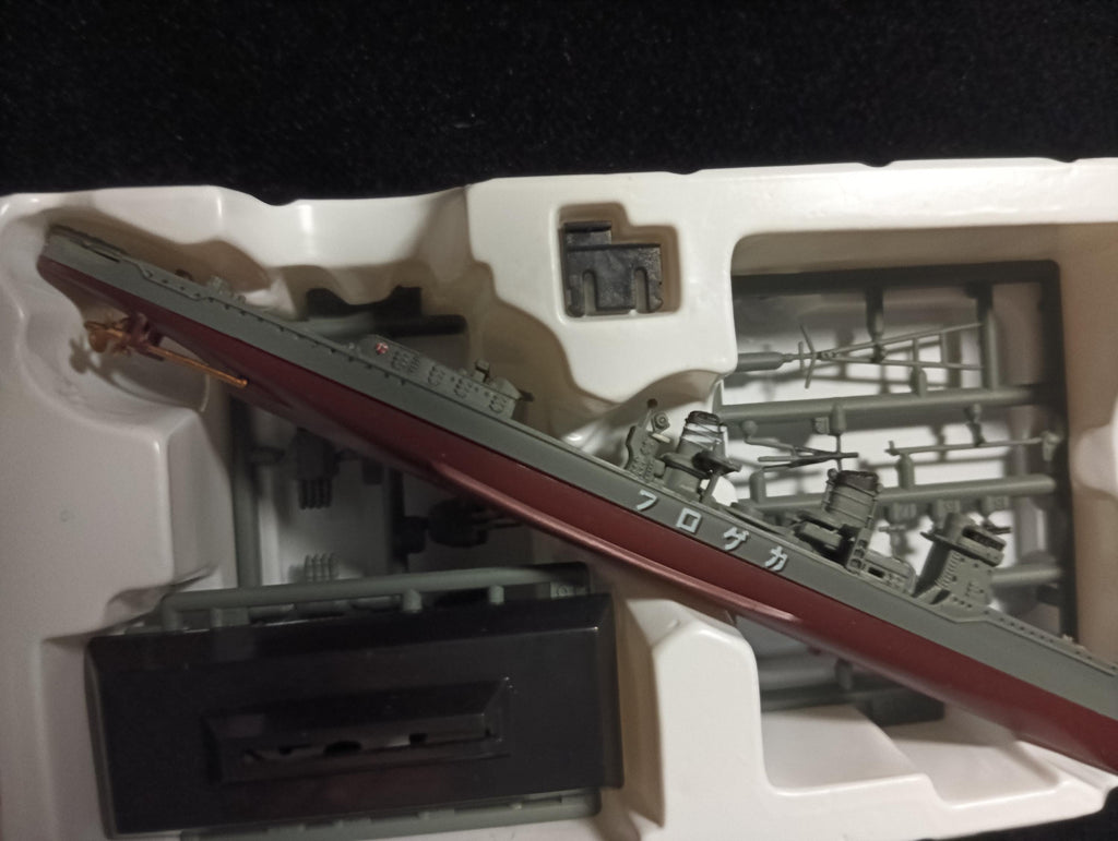 Takara Ship of the World Series 04 1/700 Kagero-class destroyer Kagero (1941, Japan)