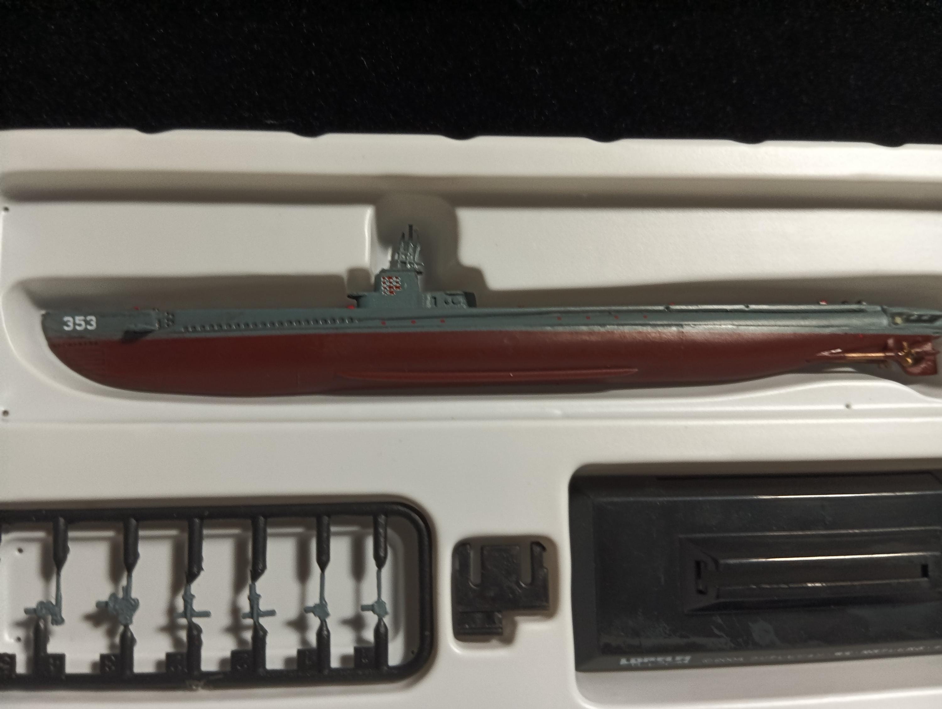 Takara World Ship Lorelei  1/700 Scale Albacoa Gato-class US Navy Submarine 353
