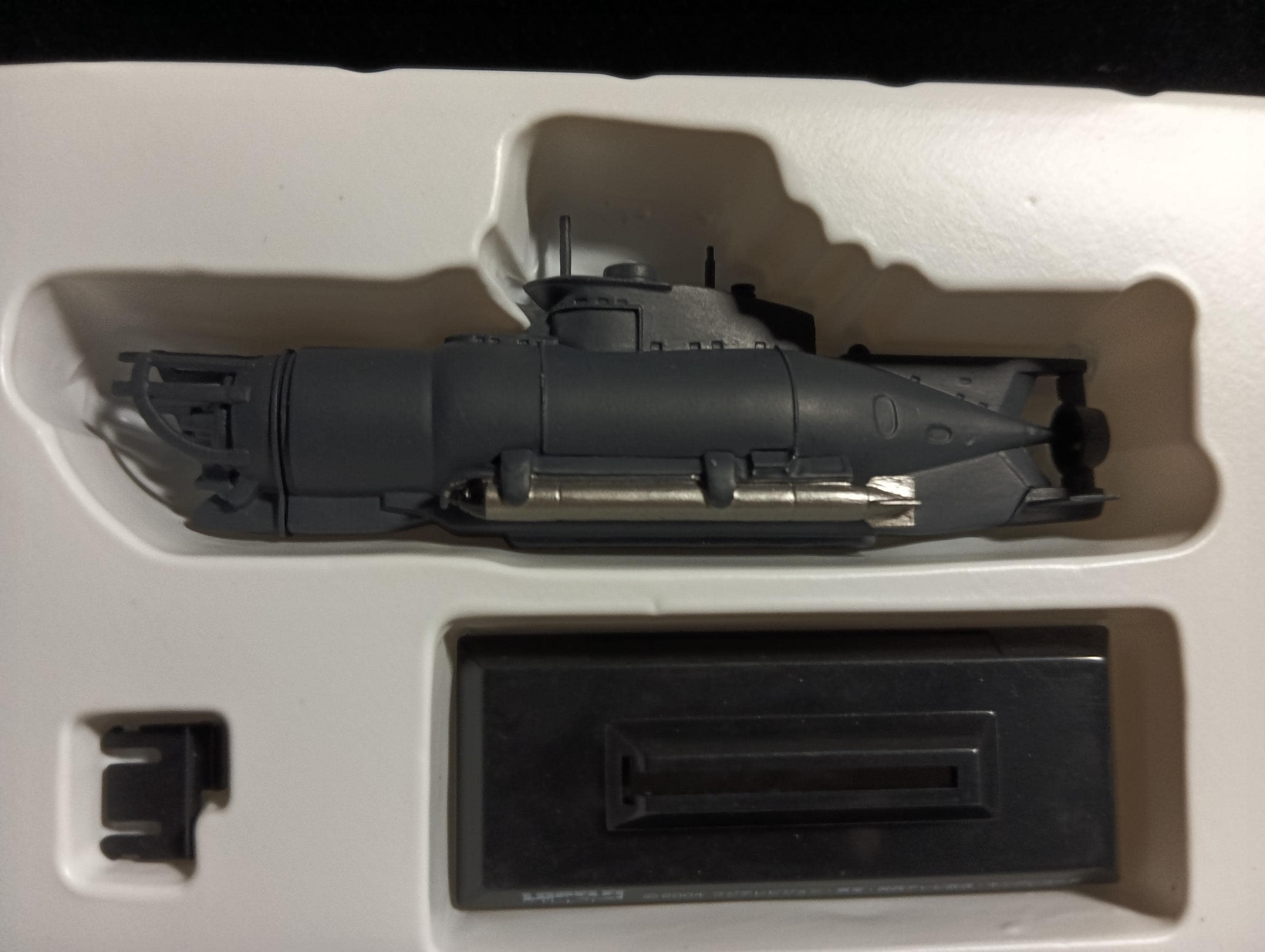 Takara World Ship Lorelei  1/144 Japanese Type-N Midget Submarine