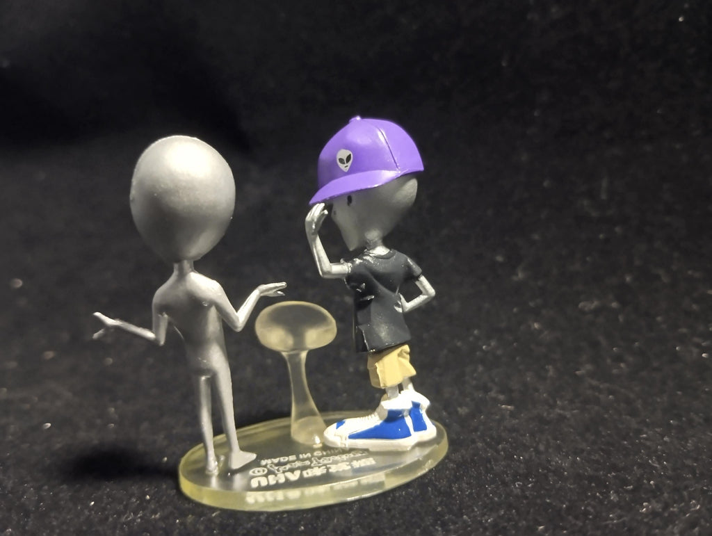 Kaiyodo Collect Club Seven Wonders Figure - Grey Alien