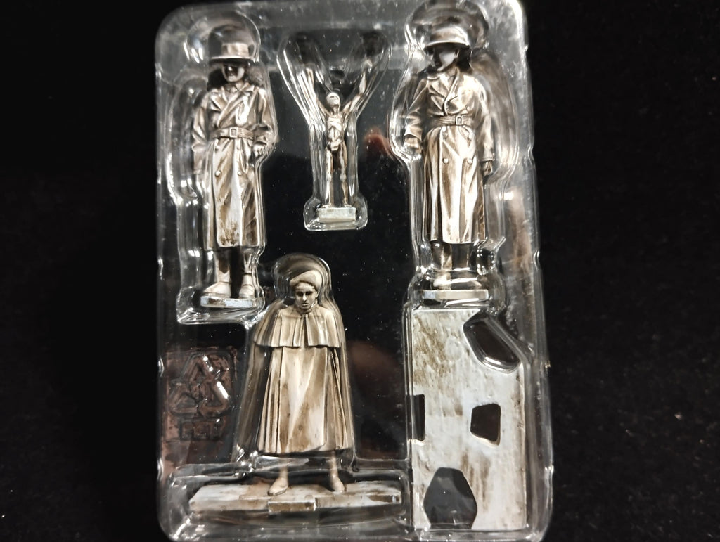 Kaiyodo Collect Club Seven Wonders Figure - Captured Alien (Sliver version)
