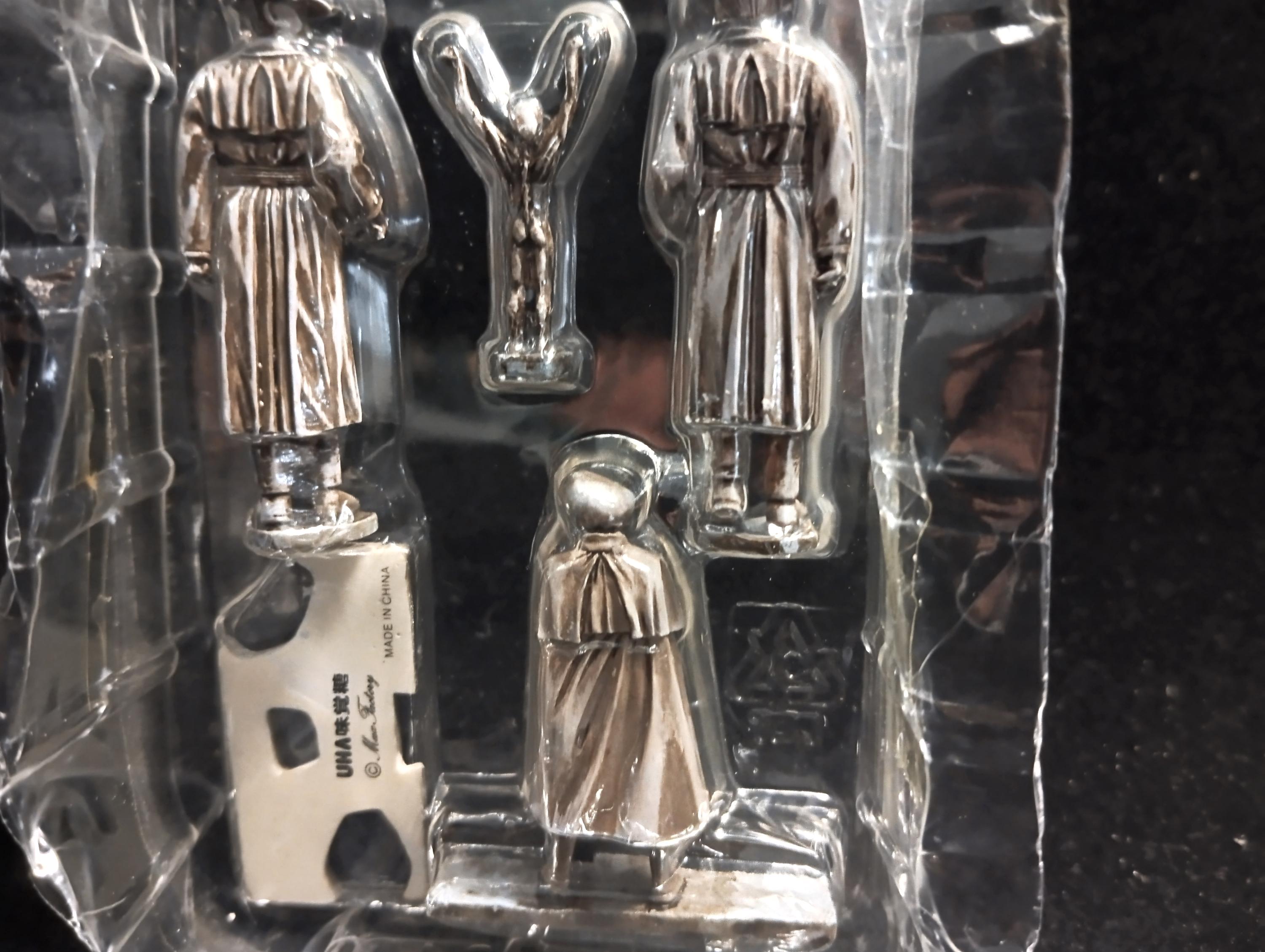 Kaiyodo Collect Club Seven Wonders Figure - Captured Alien (Sliver version)
