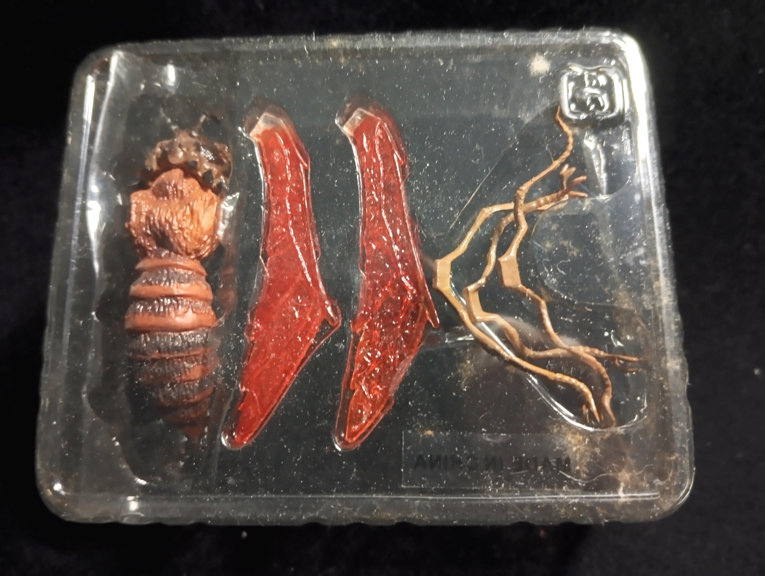 Special Effects Encyclopedia Murder Highly Toxic Insect(Red) Iwakura