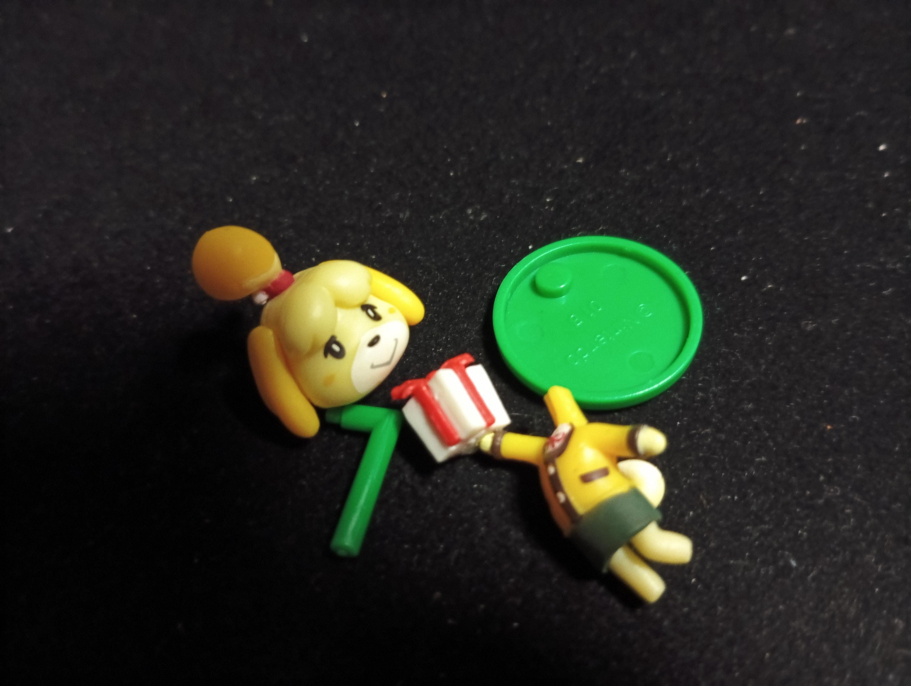 Animal Crossing Isabelle with present Figure Furuta