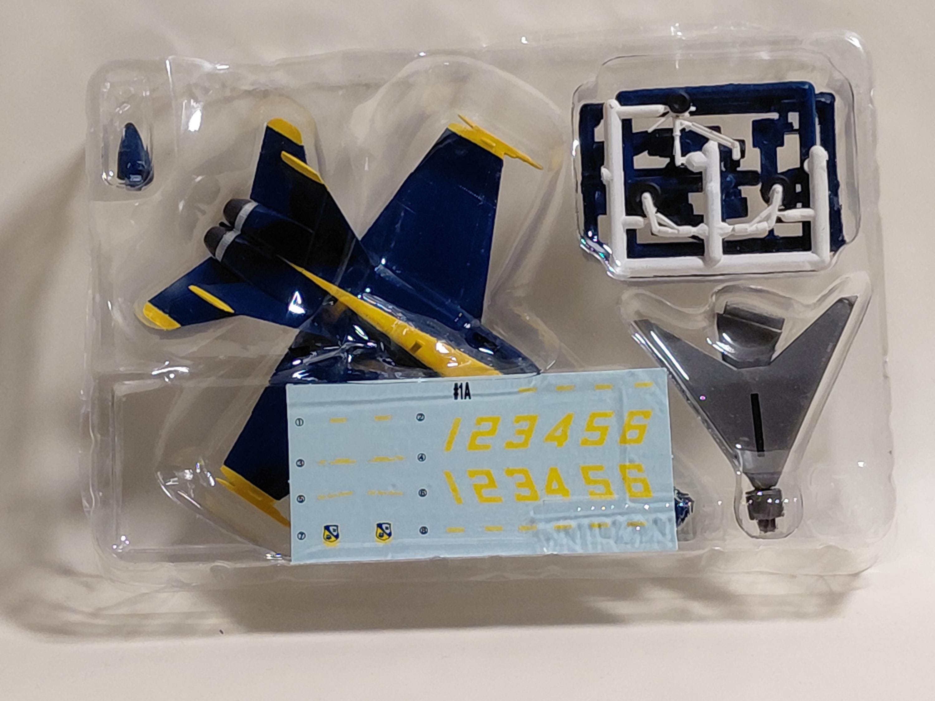 F-Toys 1/144 FA-18 Hornet Blue Angels Clouds