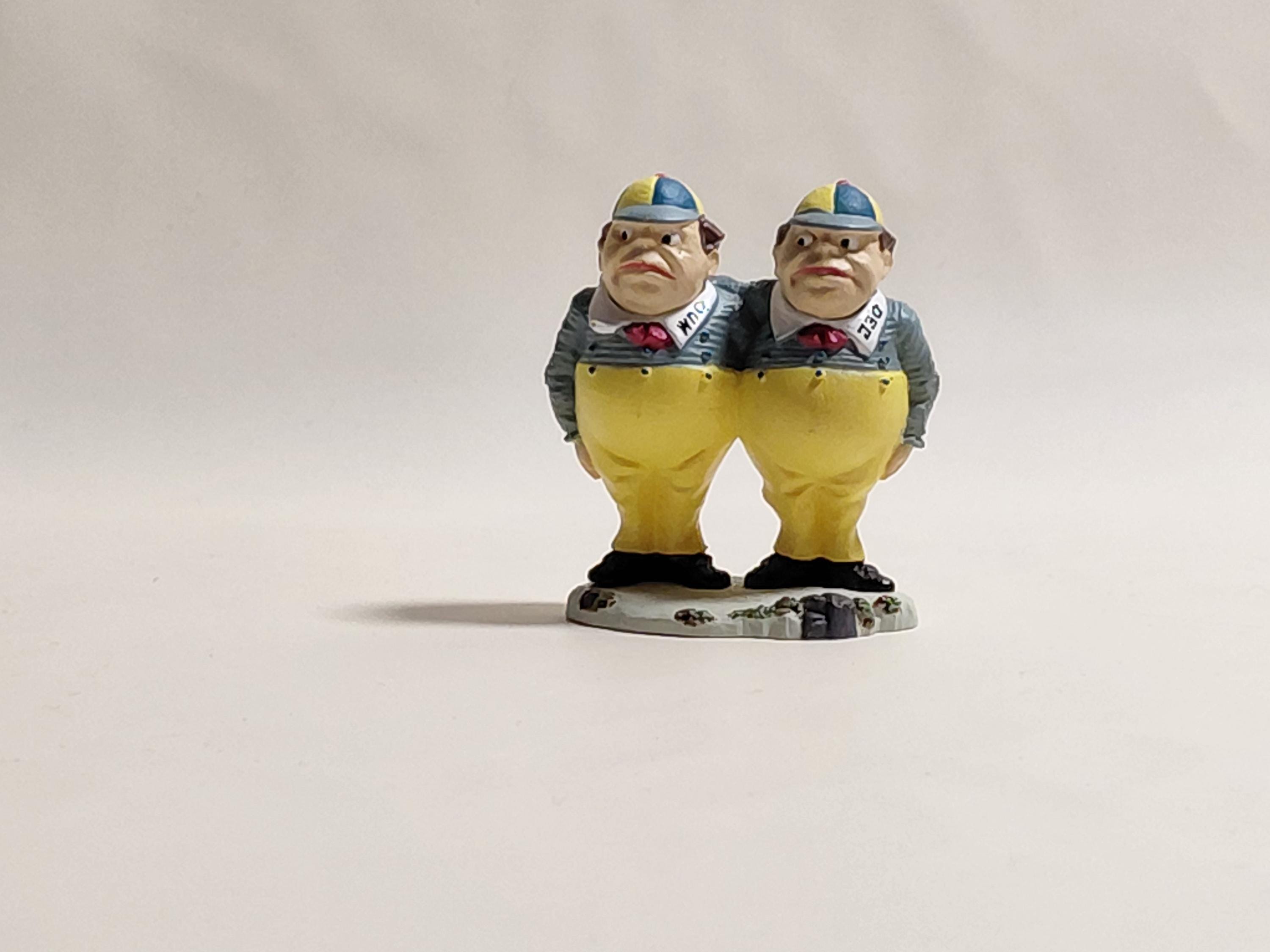 Kaiyodo Tweedledum and Tweedledee Alice in Wonderland Figure Disney figureland 2