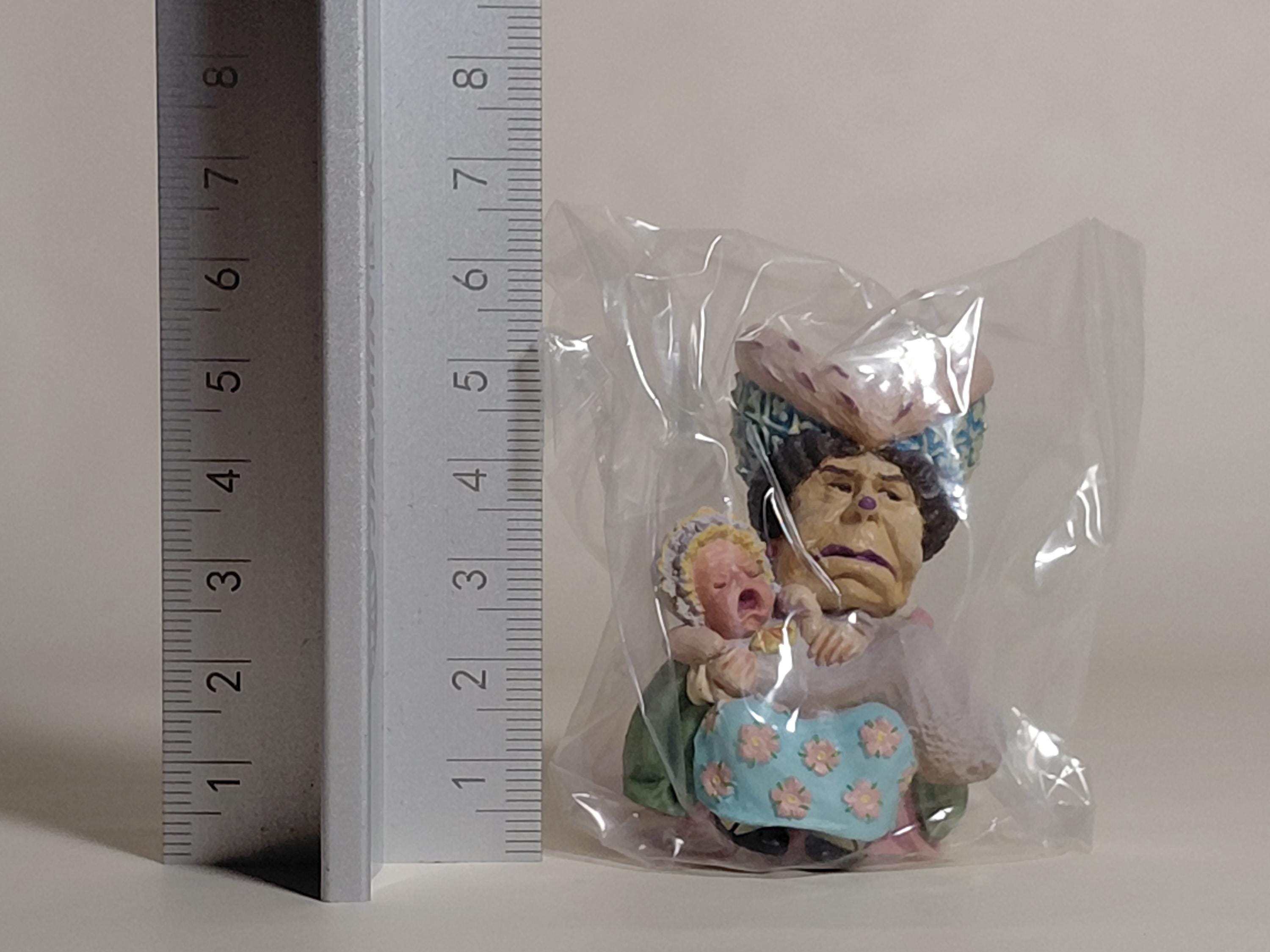 Kaiyodo Alice's Tea Party EX Figure Duchess (A)