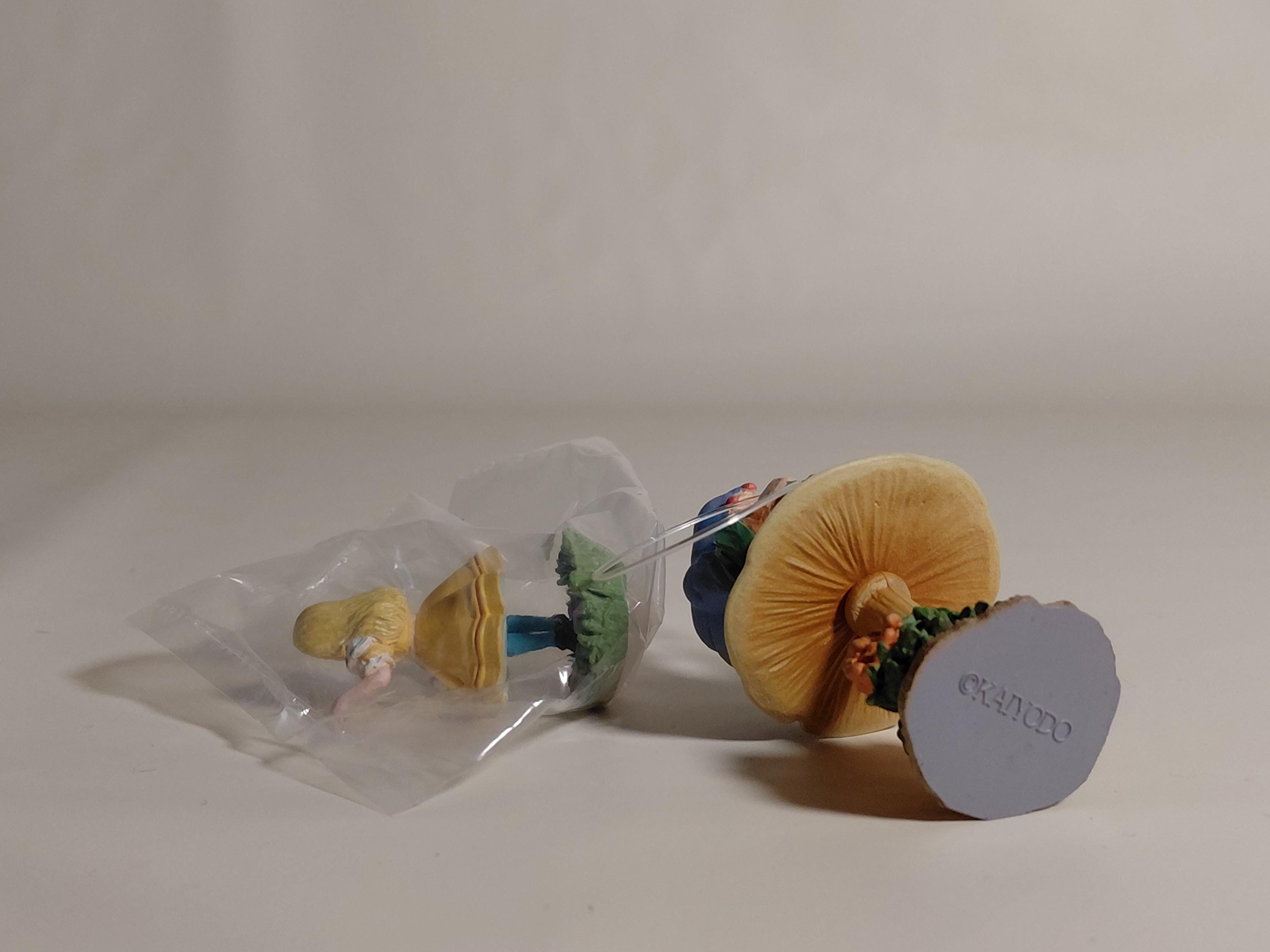 Kaiyodo Alice's Tea Party EX Figure Blue Caterpillar (B)