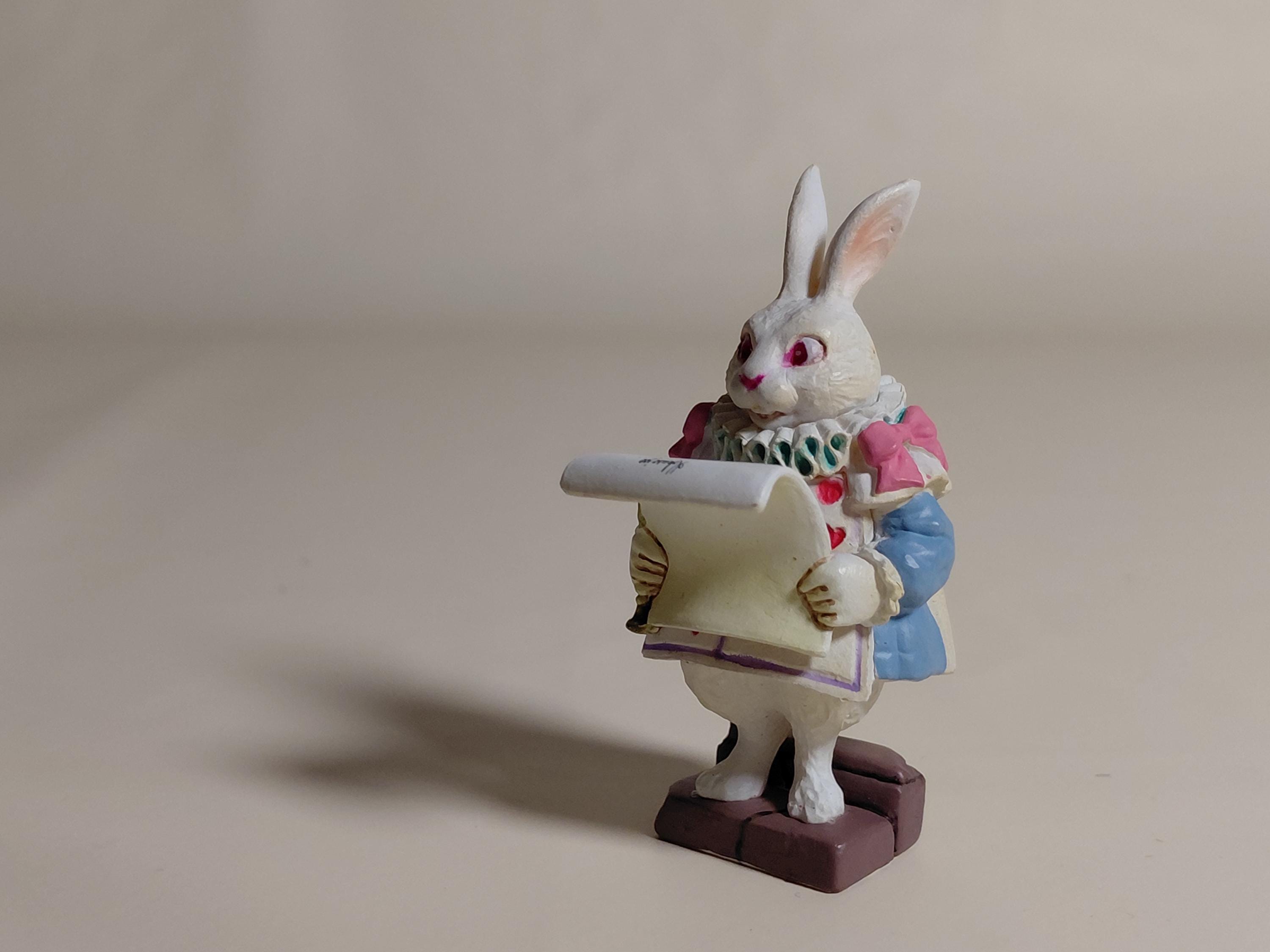 Kaiyodo Alice's tea party 2  White Rabbit on the Court