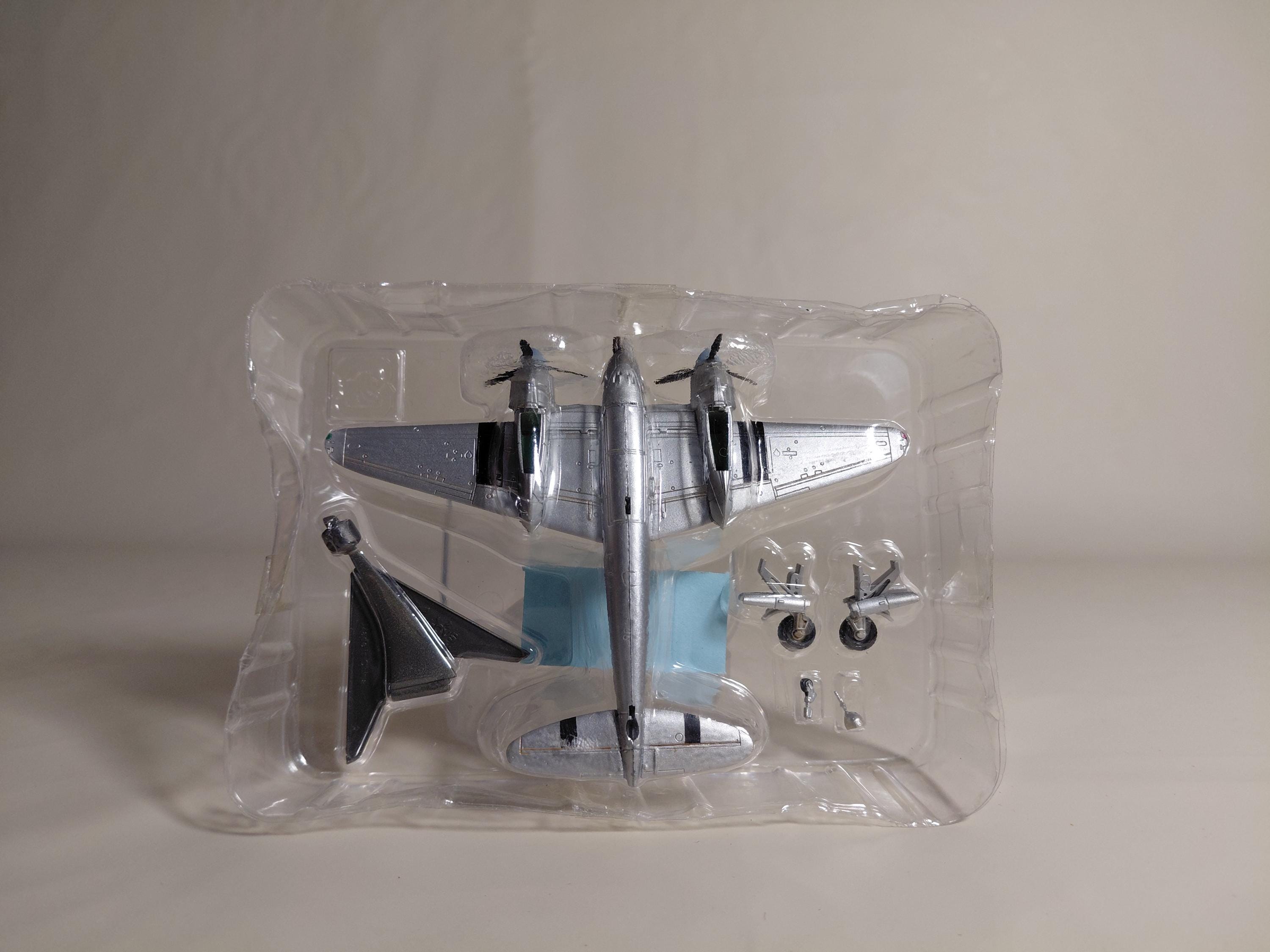 F-toys 1/144 Twin-Engine Aircraft vol. 1, British RAF Mosquito FB. Mk. VI #3B