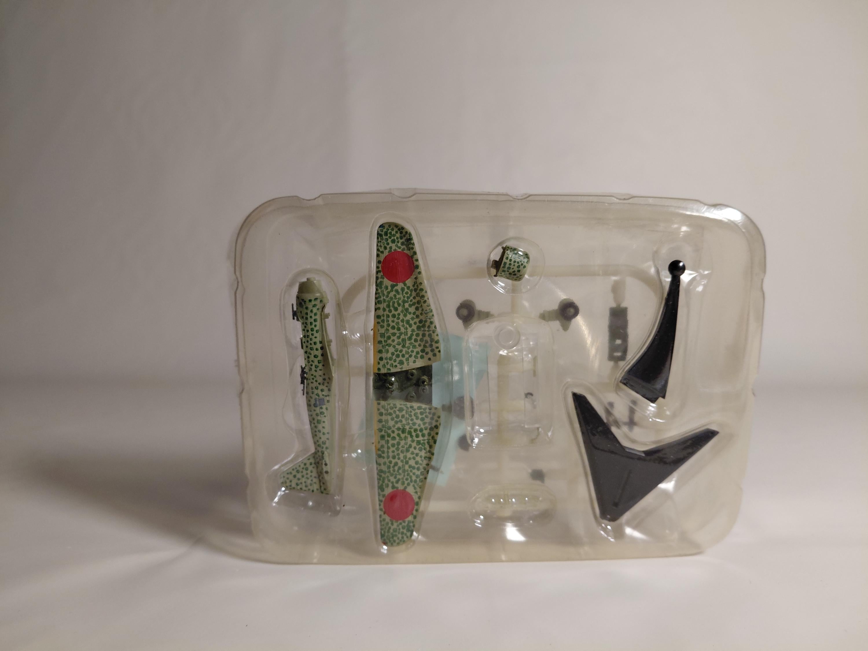 F-toys Wing Kit Collection vol.5 1/144 #2C Type 99 Military Reconnaissance/Attack Aircraft (Ki-51) 44th Squadron