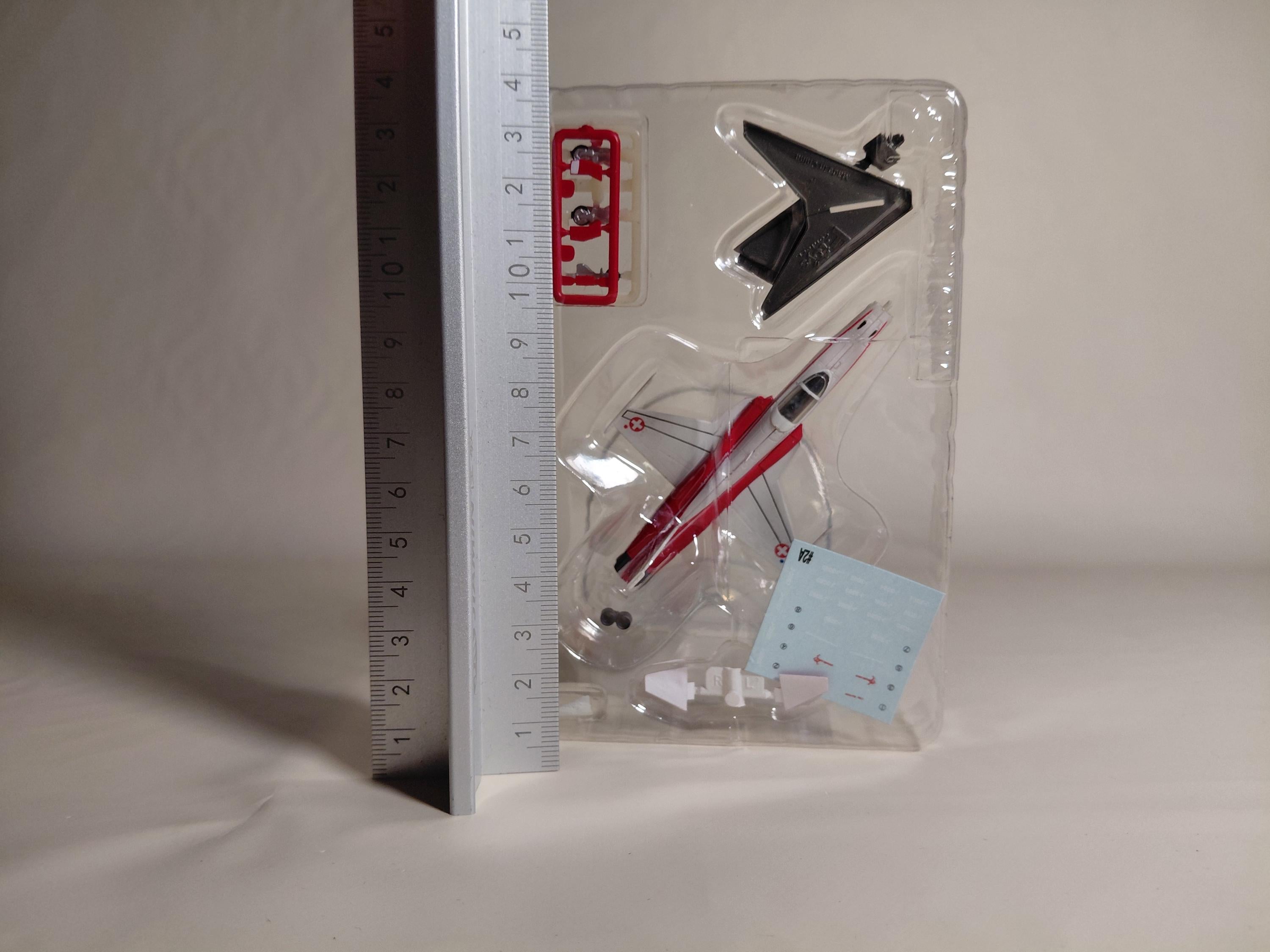 F-Toys 1/144 Acroteam Collection 2. Swiss Air Force F-5E Tiger II #2A