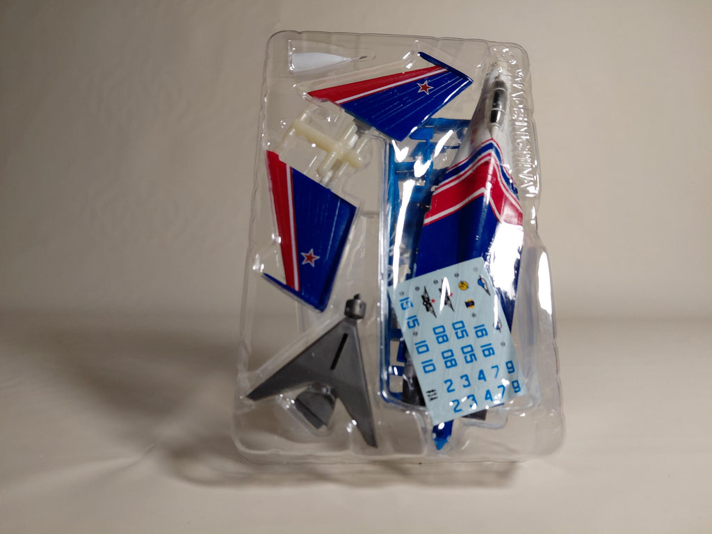 1/144 F-Toys F-Toys 1/144 Acroteam Collection 2. Russian Air Force Su-27 Flanker #3A