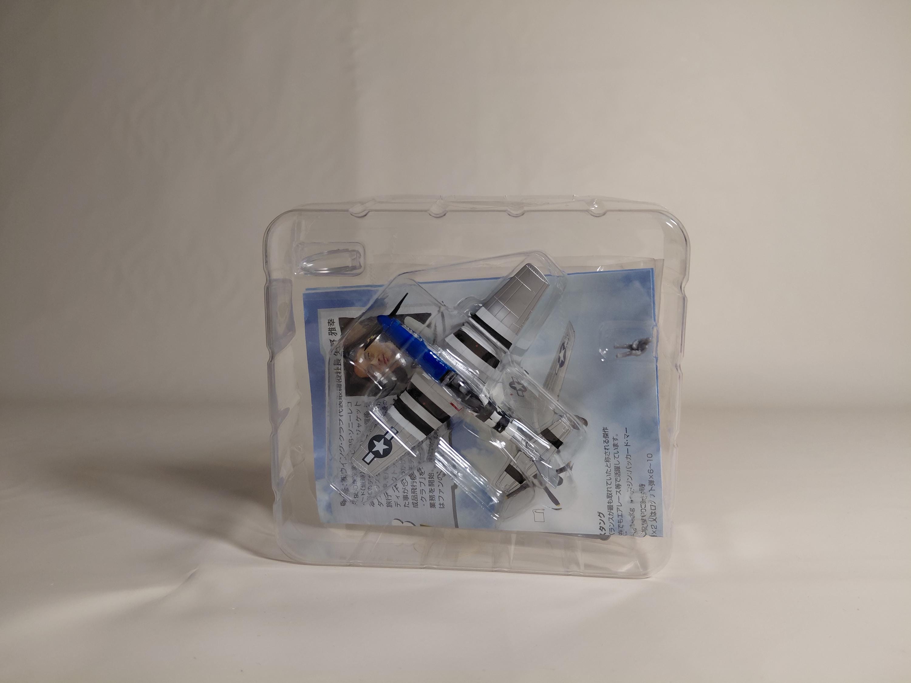 Wing Club Collection L2  #4 North American P-51D Mustang Bandai
