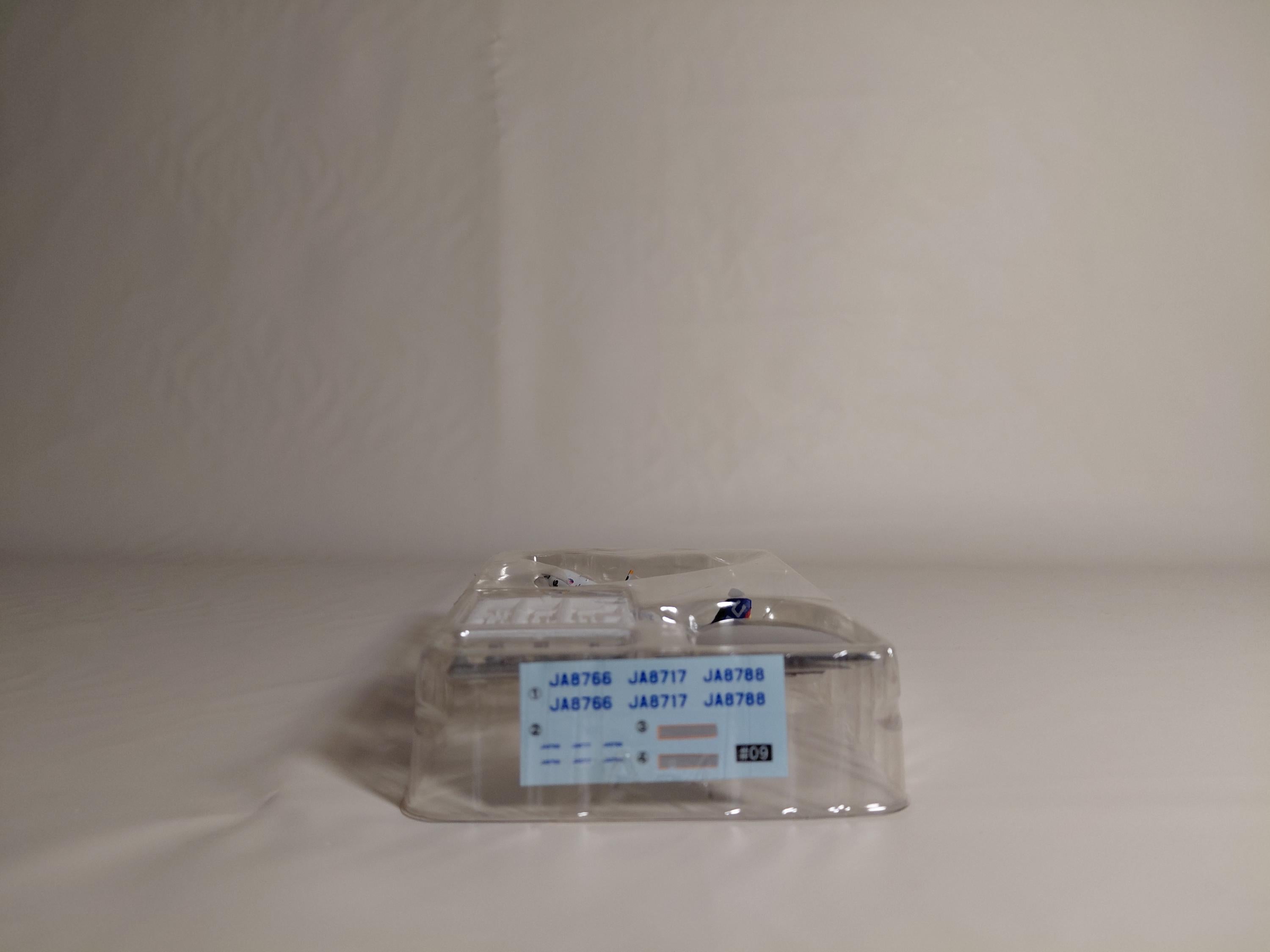 YS-11 Retsuden Model Airplane Japan Air Commuter 1/300 F-toys #09