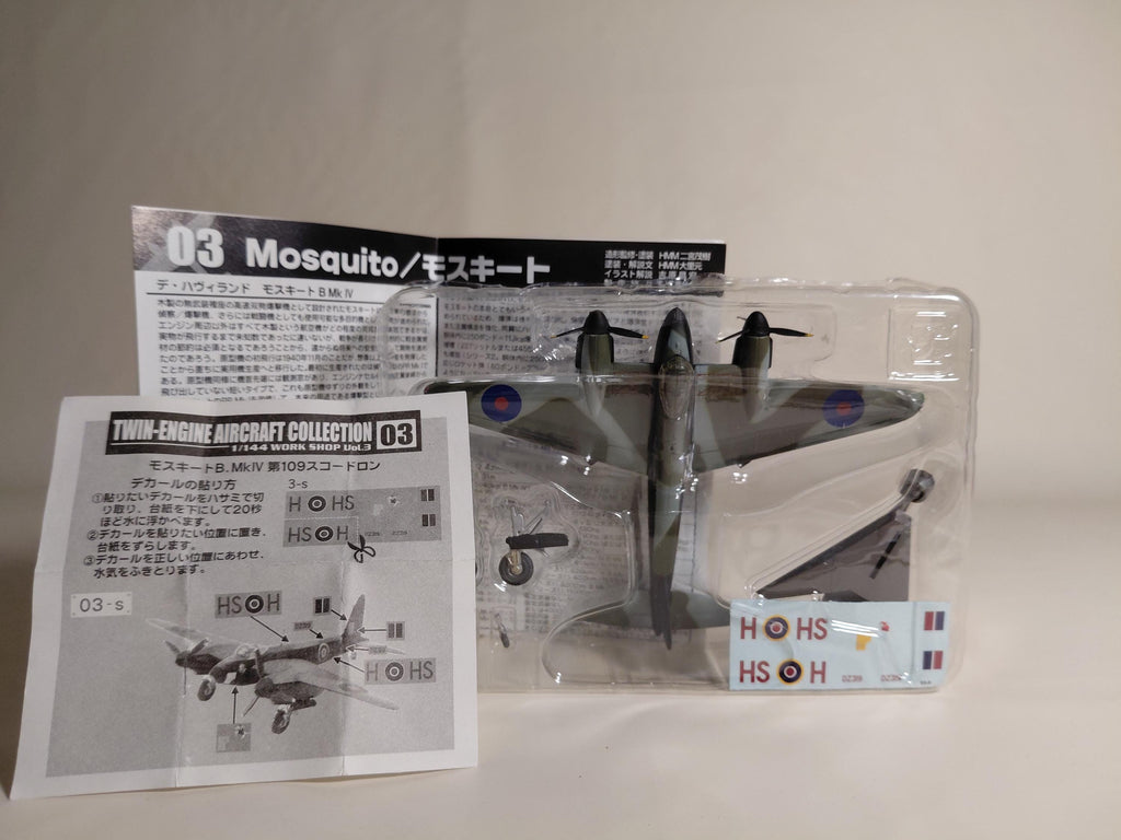 Toys 1/144 Scale Twin Engine Collection Mosquito 3-S Secret Night Bomber Leader