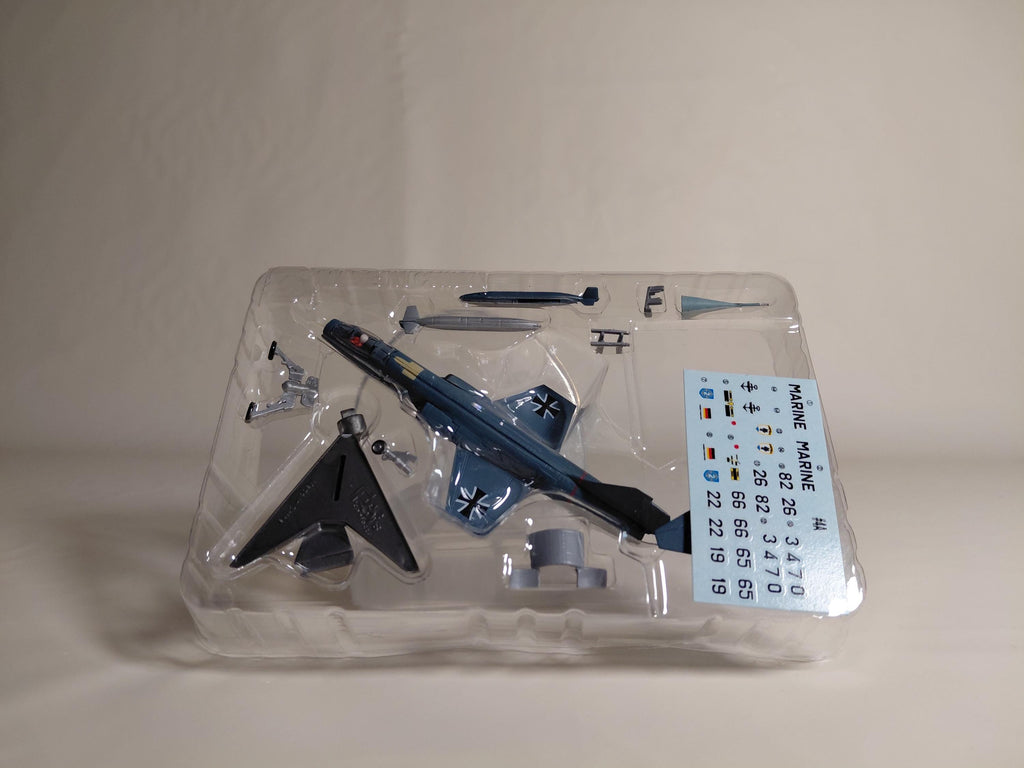 F-toys 1/144 Acroteam Collection 2 #4A F-104 Starfighter West German Navy Hiking's MFG2