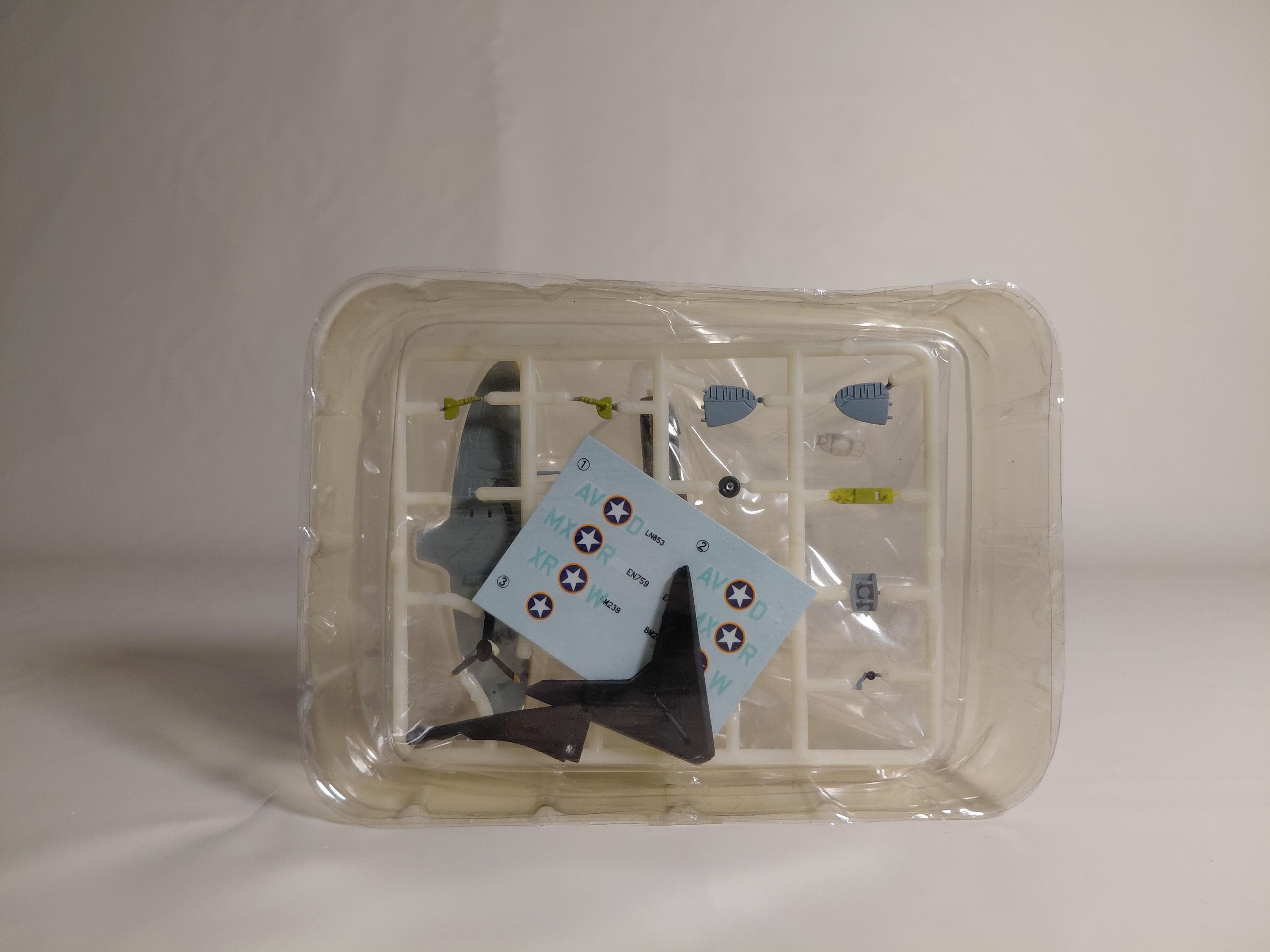 F-toys Wing Kit Collection 4 #2a Spitfire Mk.VB 1st Polish Fighter Wing Commander's Aircraft Royal Air Force