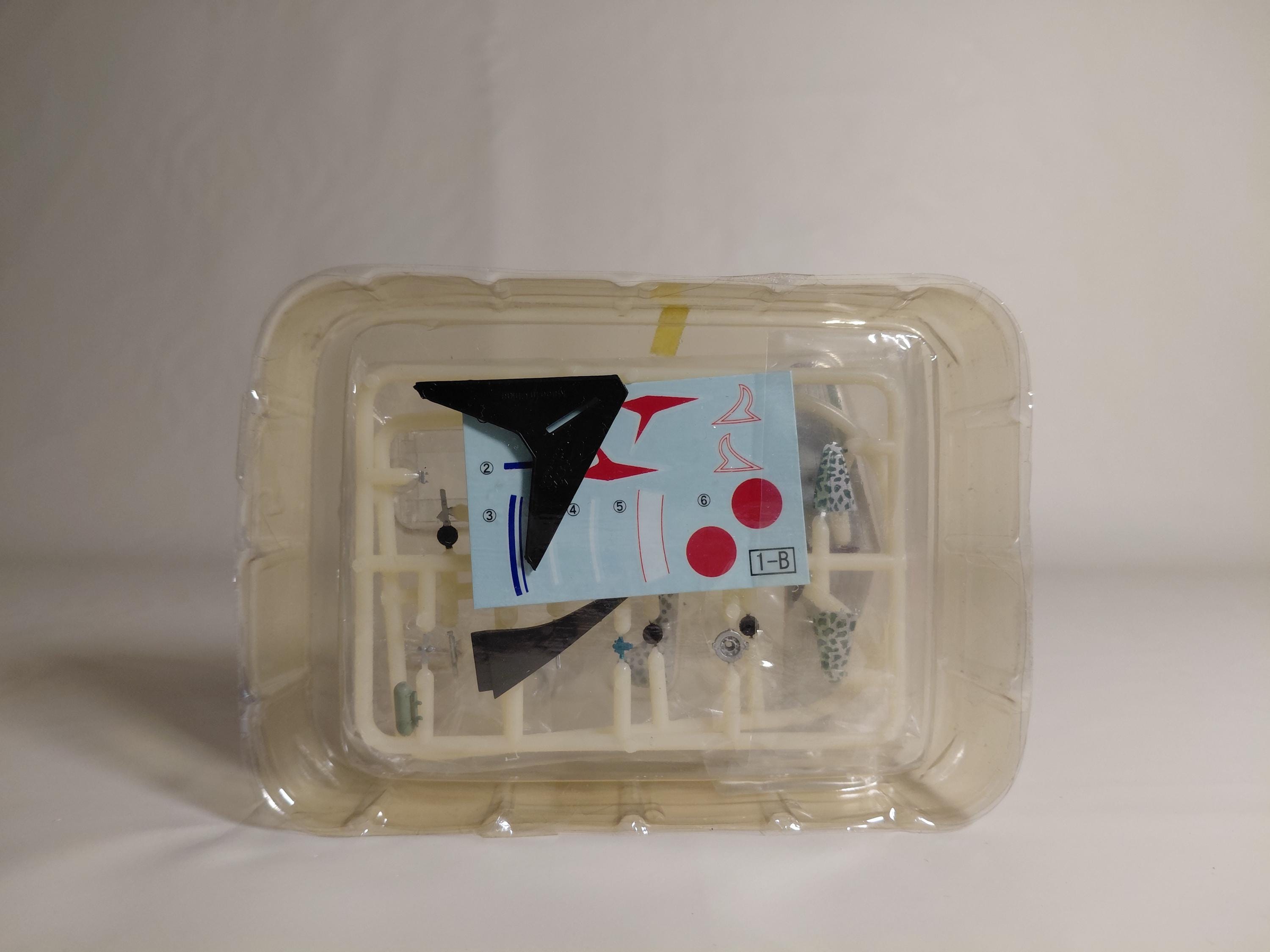 F-toys 1/144  #1B Wing Kit Collection 4Type 1 Hayabusa 2 Late Model Fighter, 77th Squadron, 2nd Squadron Commander's Aircraft