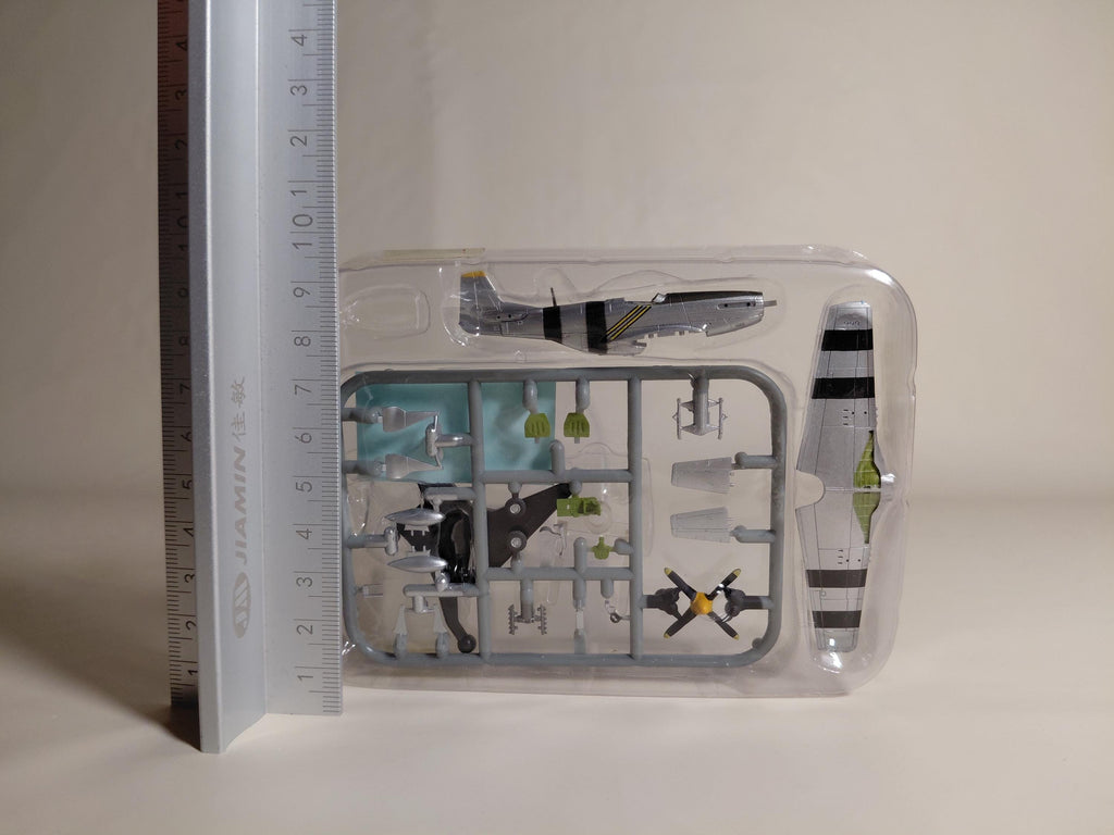 F-Toys 1:144 WKC VS1 # 2C WWII Aircraft USAAF P-51D Mustang 82FS Recon Model kit