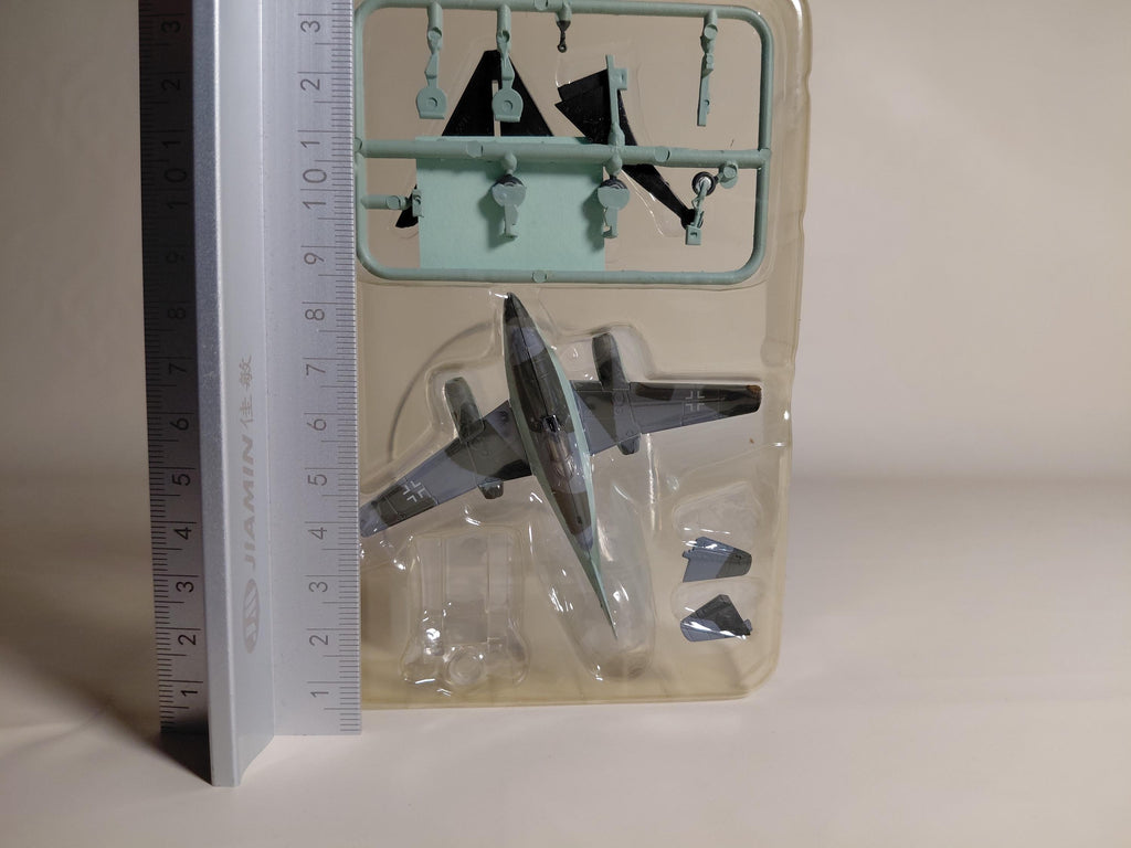 F-Toys 1/144 The Black Knight of Berlin Leiji Matsumoto Battlefield Manga Collection Messerschmitt Me262A #4B DEATH HERLOOK Death Harlock